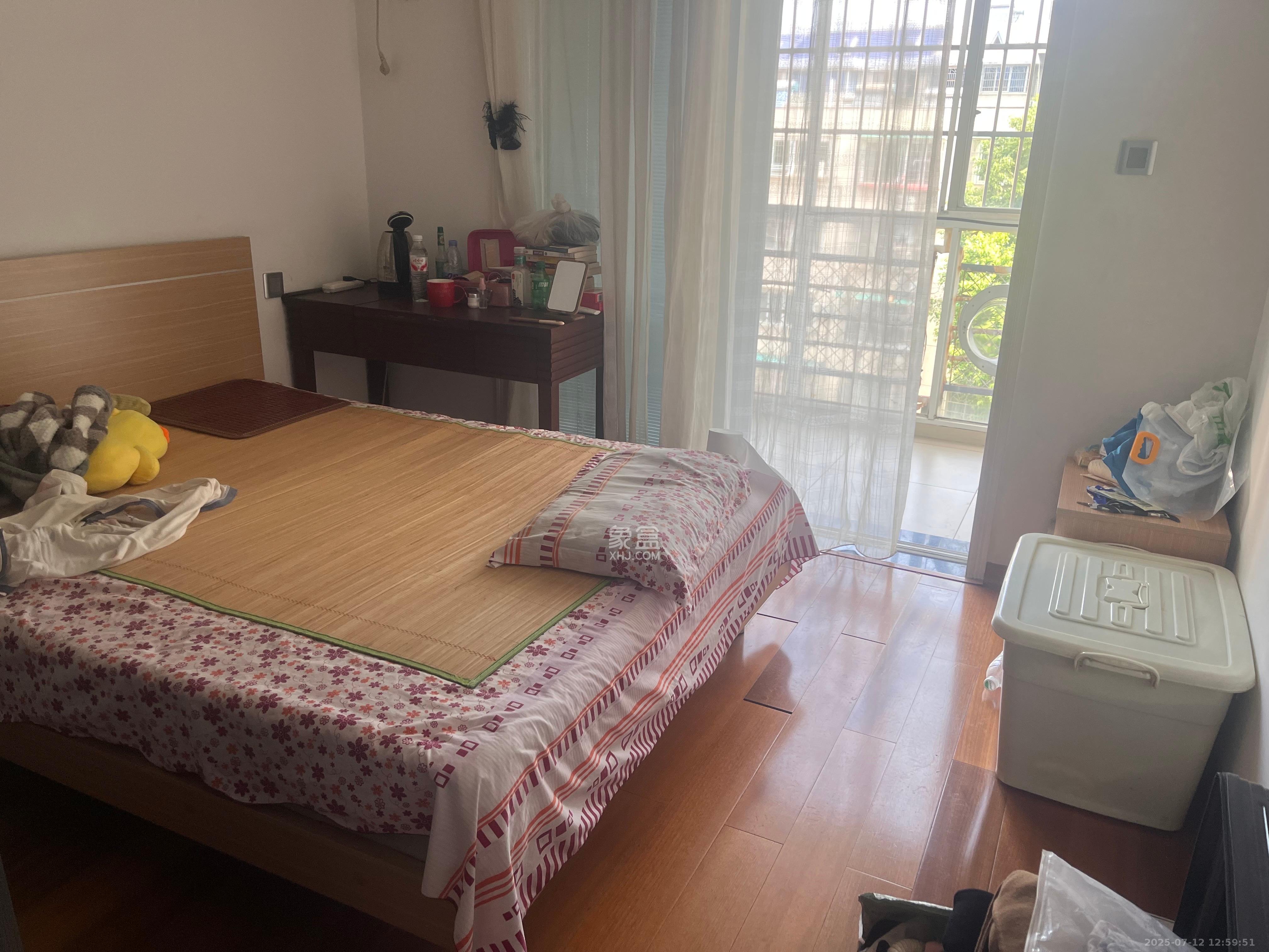 西江庭院（盐业集团宿舍）  4室2厅2卫   2400.00元/月室内图