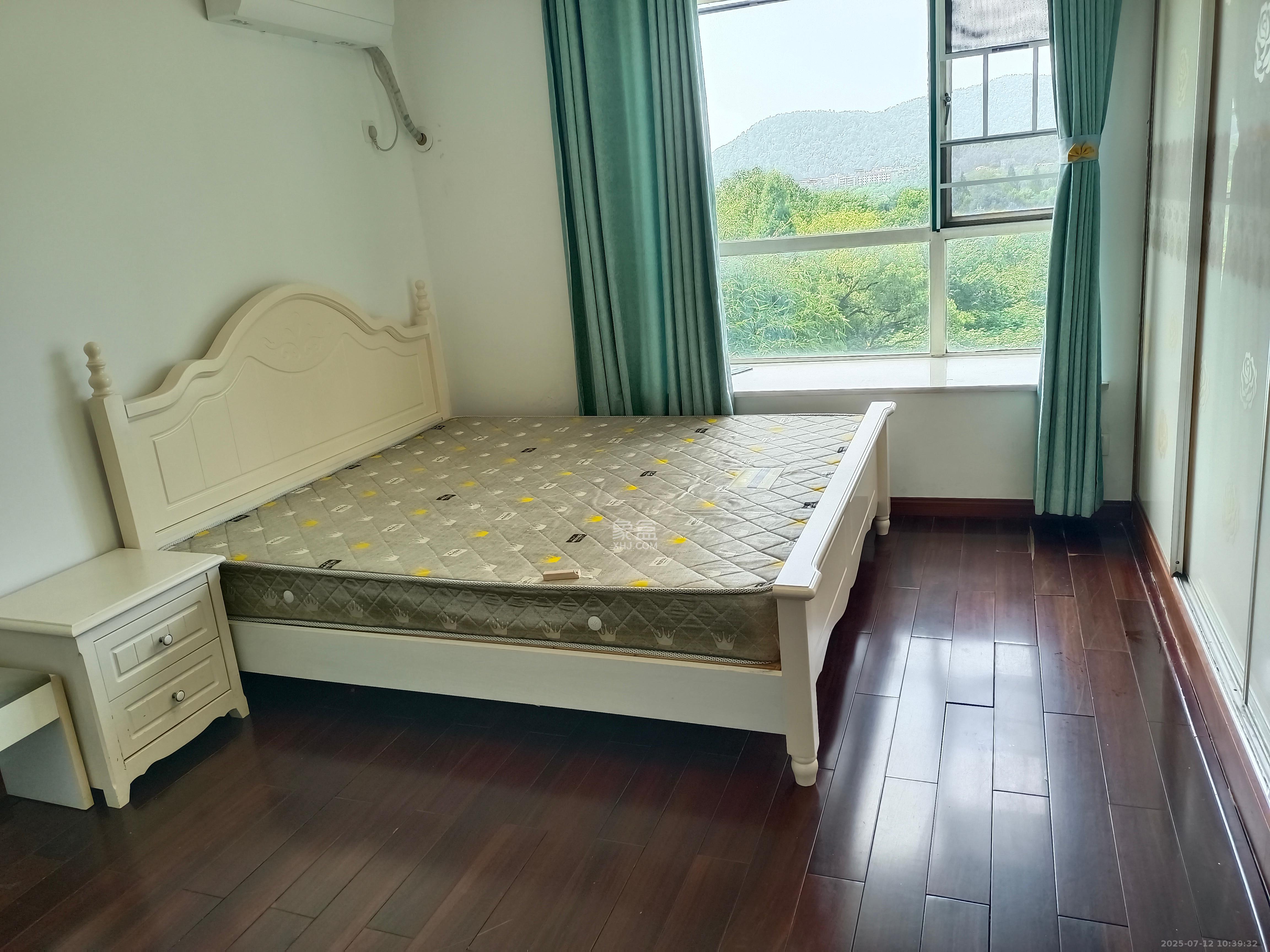 西湖丽景  3室2厅2卫   2900.00元/月室内图