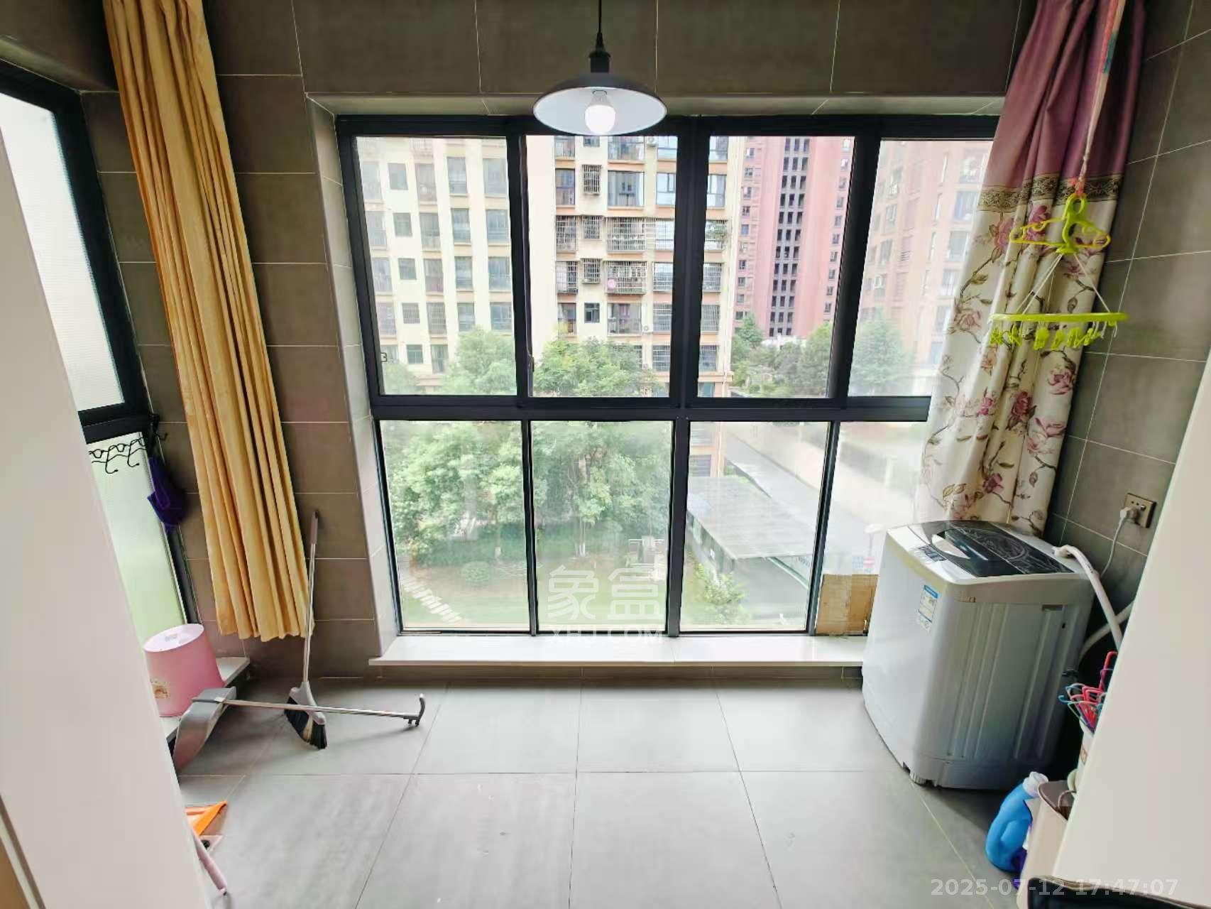 安泰嘉园（湘府邻伴）  3室2厅1卫   2500.00元/月室内图