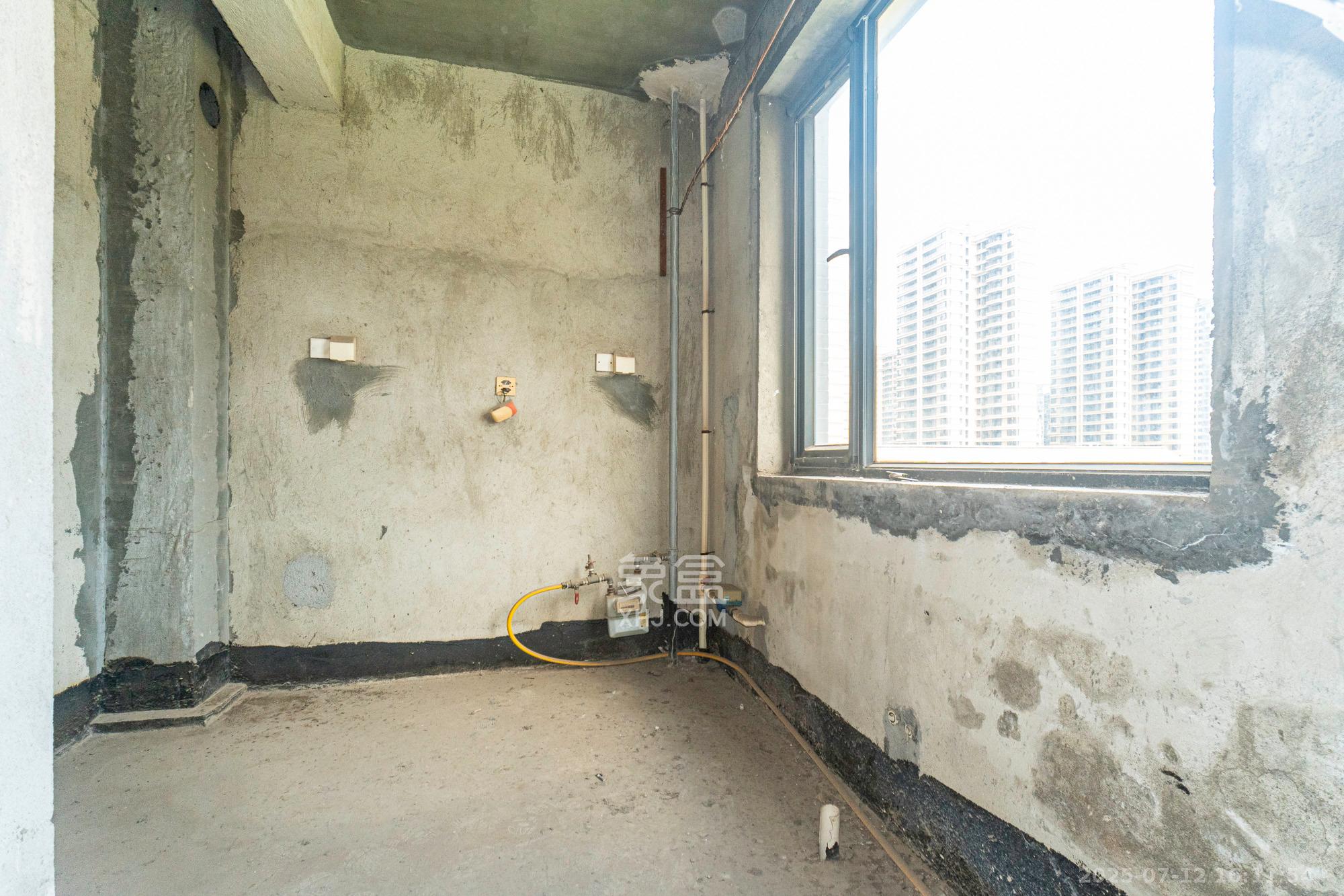 美林水郡  3室2厅2卫    100.0万厨房