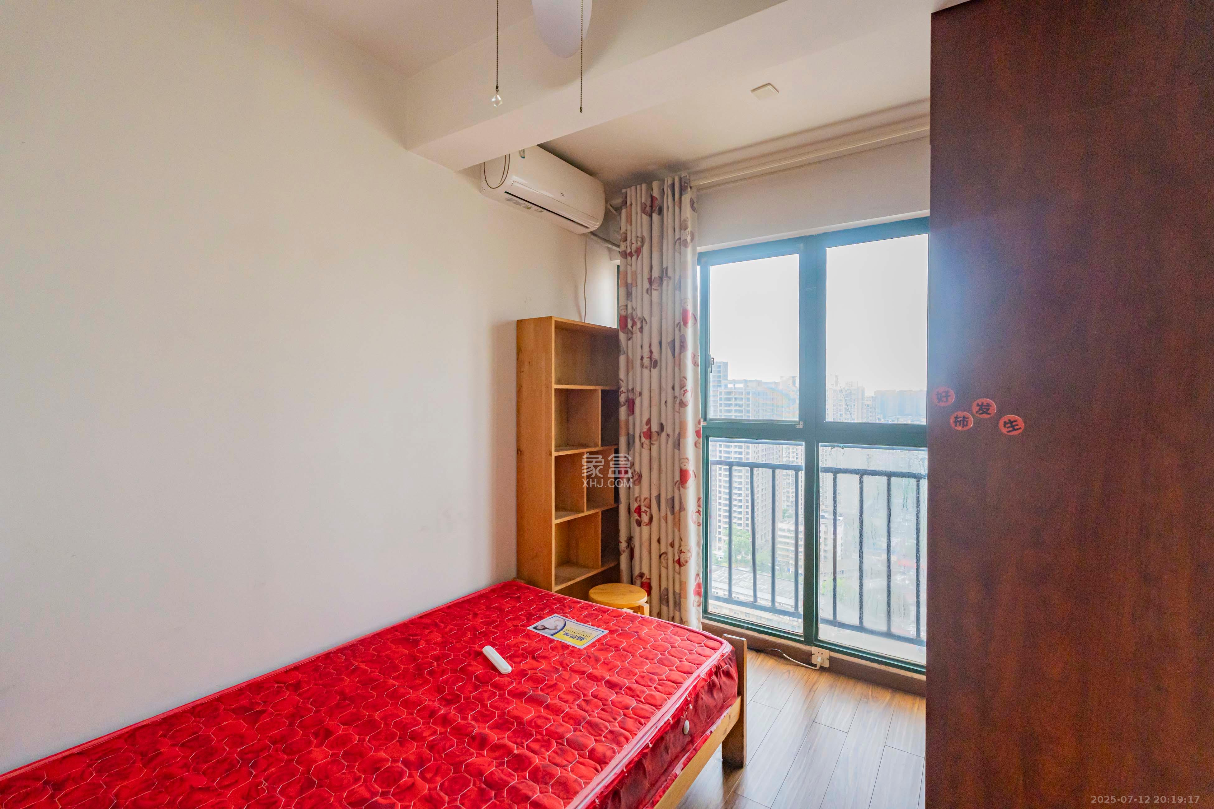 才子佳苑一期/二期 3室2厅2卫 70.0万 才子佳苑一期/二期 3室2厅2卫 70.0万卧室