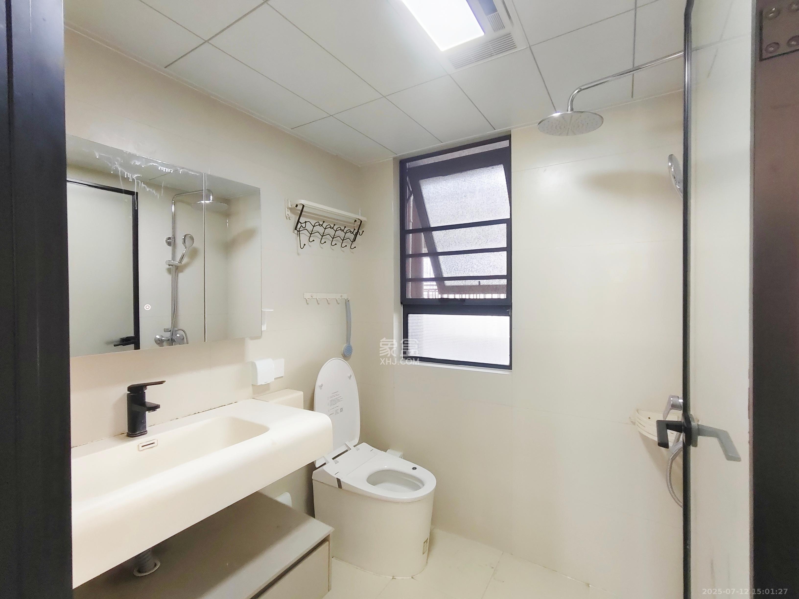 汉高学士府  3室2厅2卫   2680.00元/月室内图