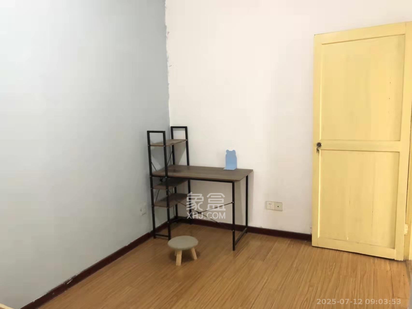 望麓桥回收公司院内  3室2厅1卫    2000.0元/月室内图