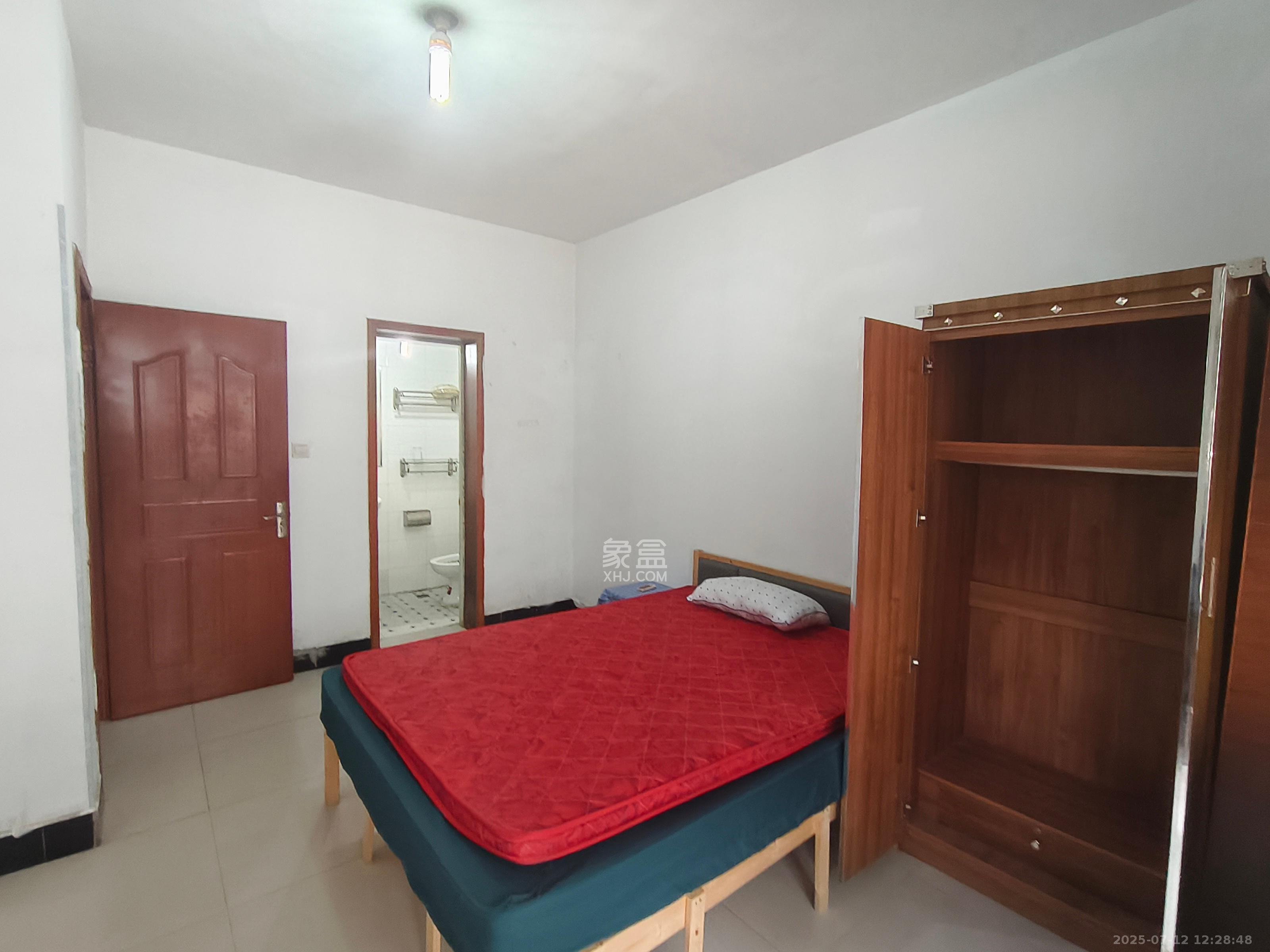 岳北社区 3室2厅2卫 2200.0元/月 岳北社区 3室2厅2卫 2200.0元/月室内图