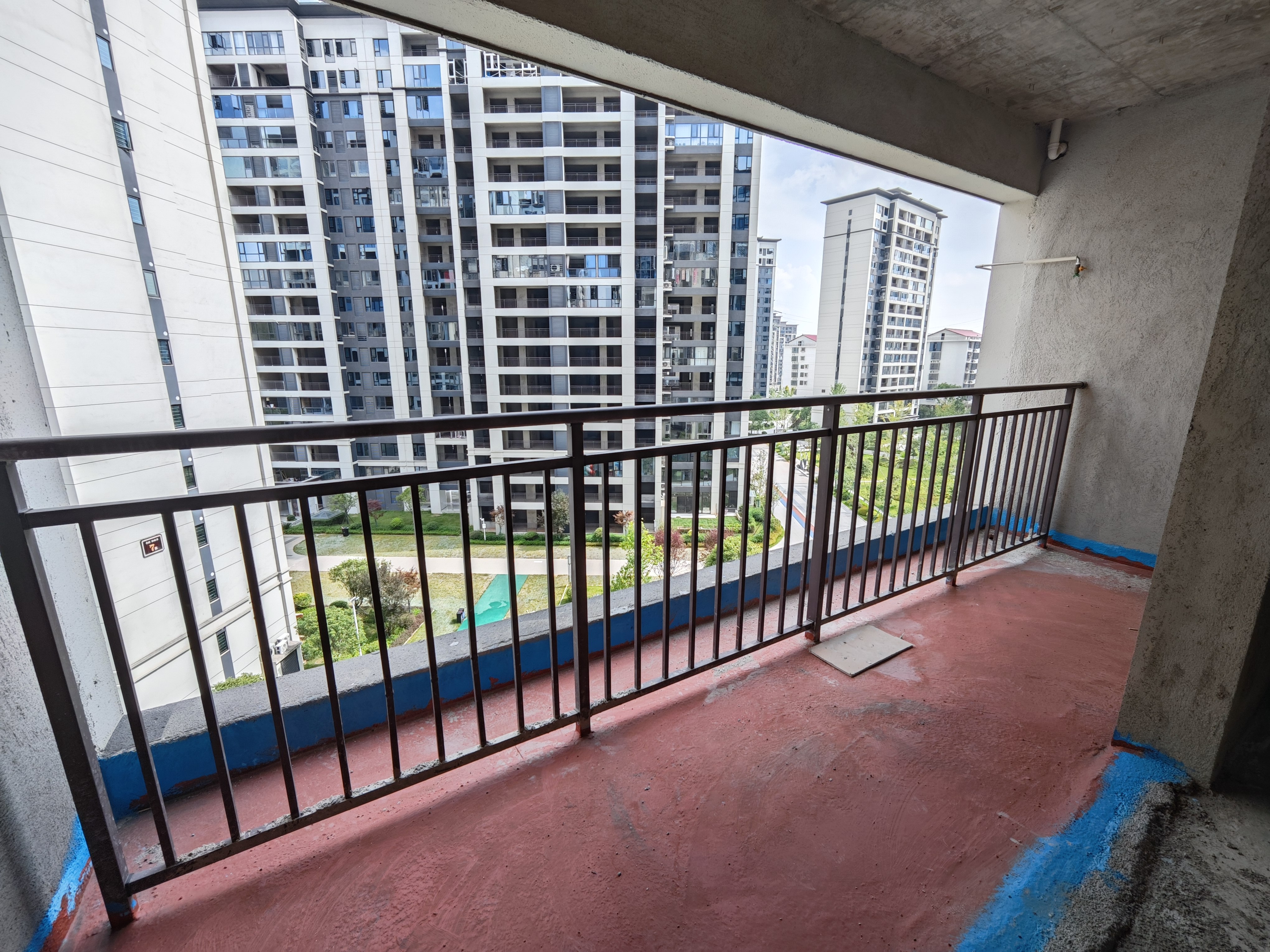 青春里-铂樾府 1室0厅0卫 89.8万 青春里-铂樾府 1室0厅0卫 89.8万阳台