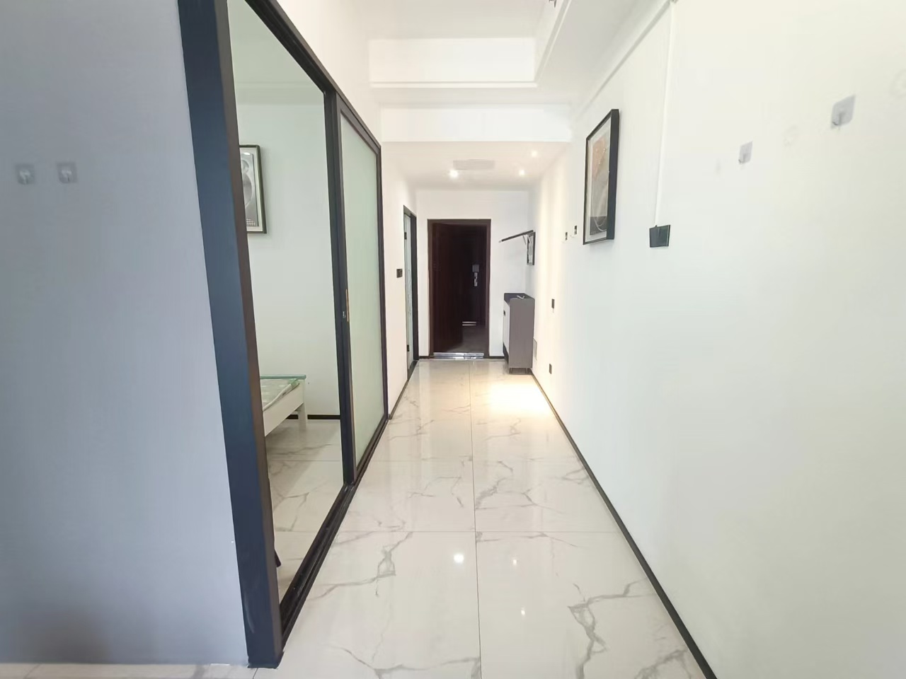 乾坤吉祥花园 2室1厅1卫 1500.0元/月 乾坤吉祥花园 2室1厅1卫 1500.0元/月室内图