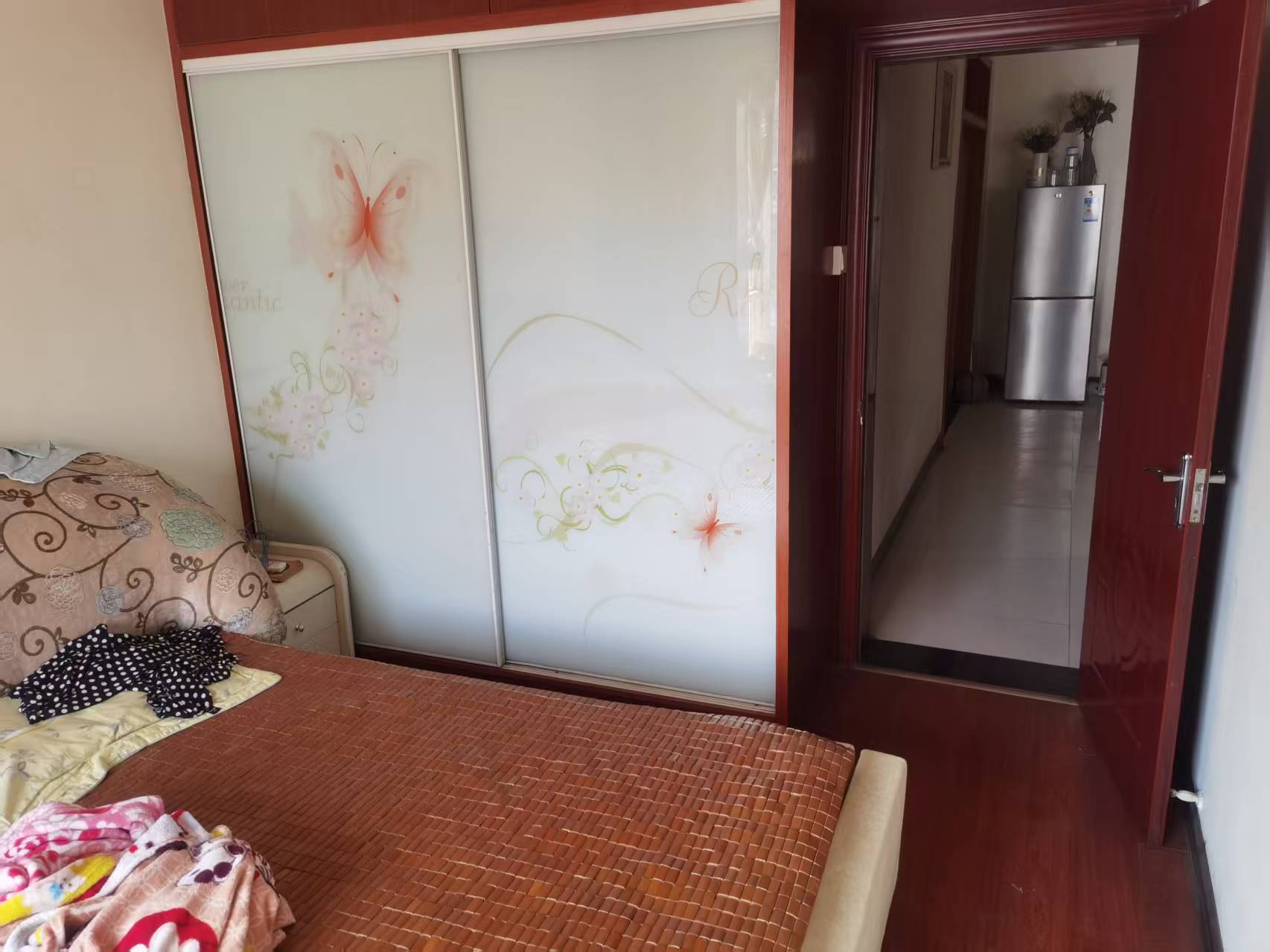 君悦华府 3室2厅2卫 72.80万 君悦华府 3室2厅2卫 72.80万卧室