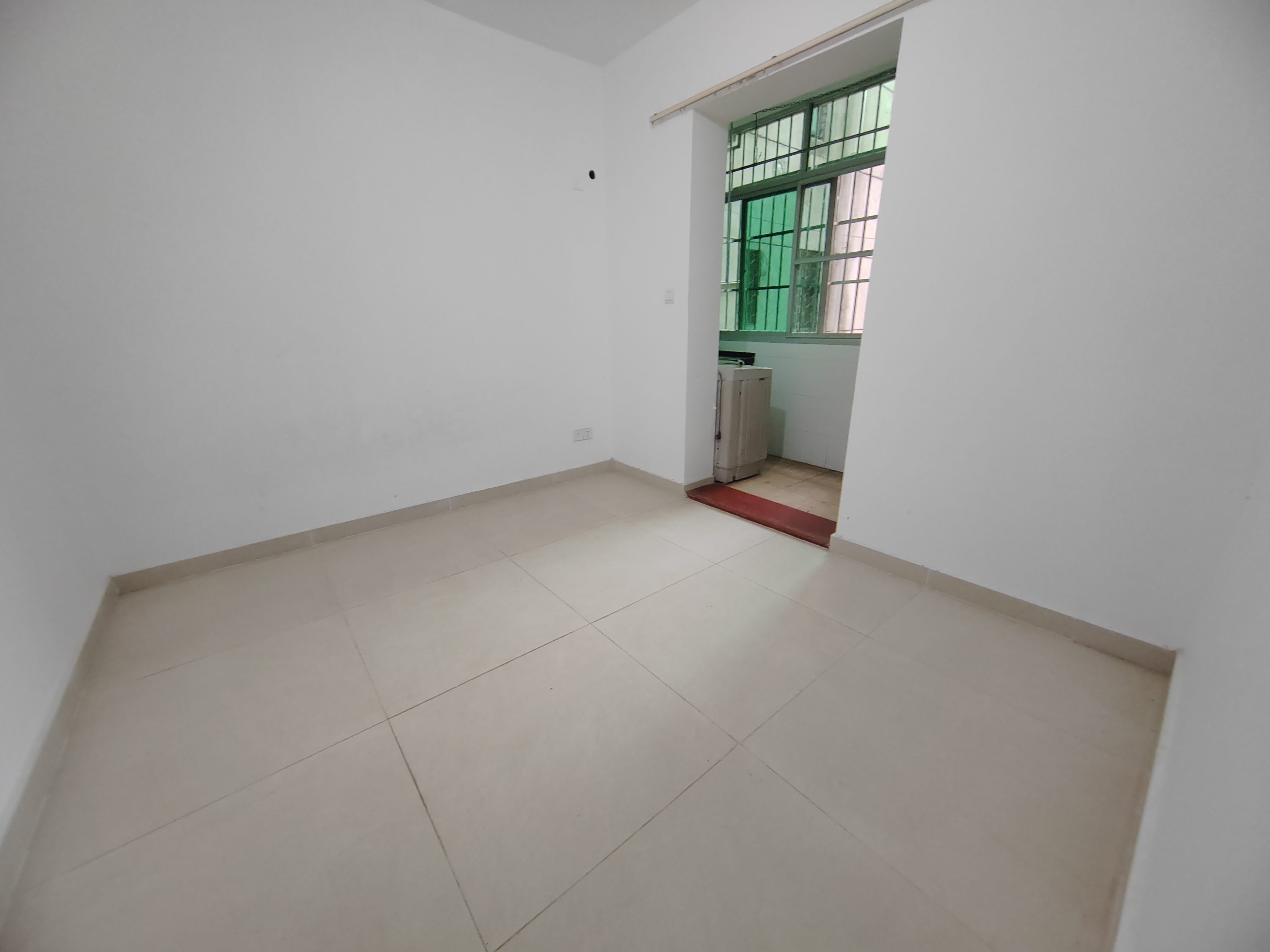 画苑小区 3室2厅1卫 2000.0元/月 画苑小区 3室2厅1卫 2000.0元/月室内图