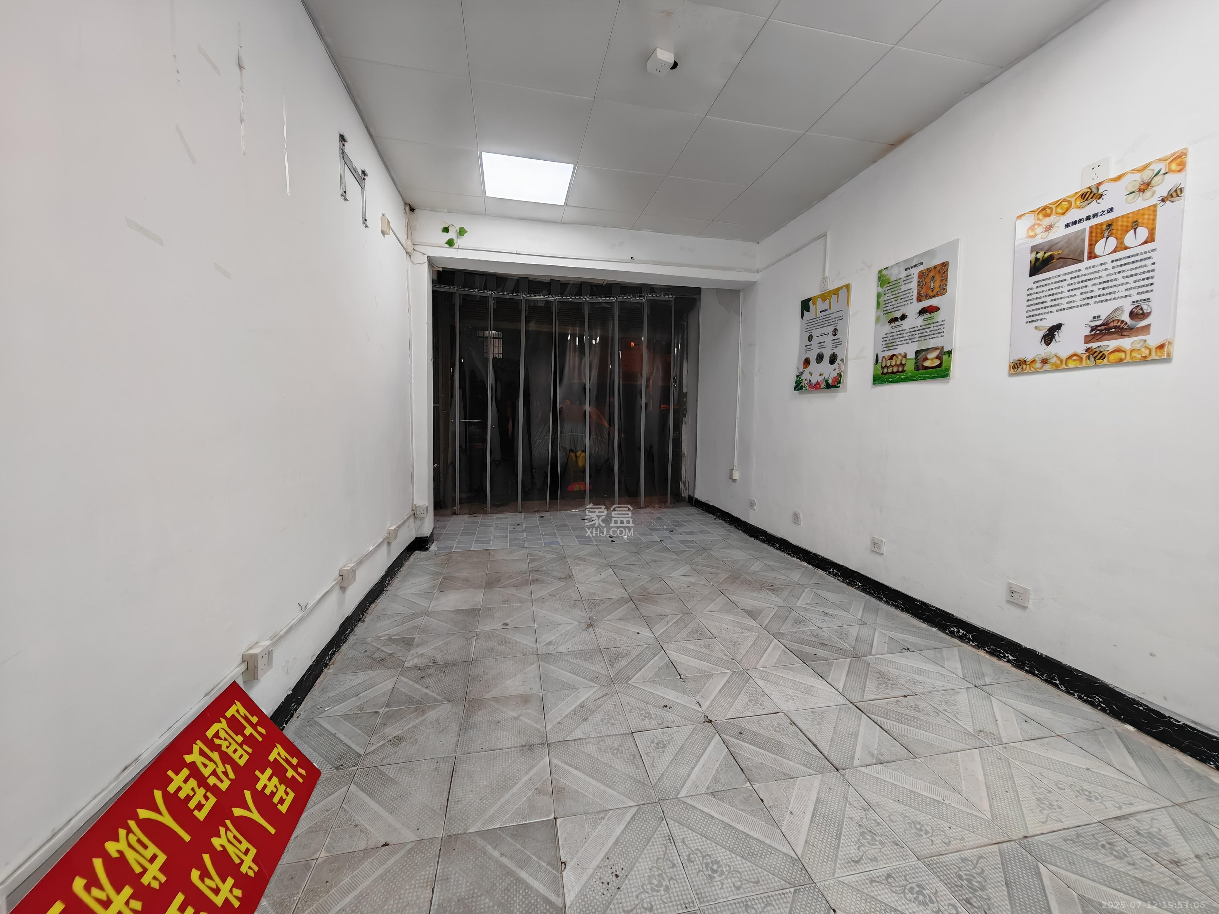 红旗区四片 2室1厅1卫 1500.0元/月 红旗区四片 2室1厅1卫 1500.0元/月室内图