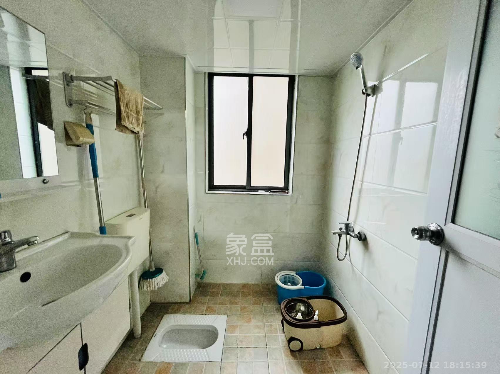 鑫远熙山 4室2厅1卫 2500.0元/月 鑫远熙山 4室2厅1卫 2500.0元/月室内图