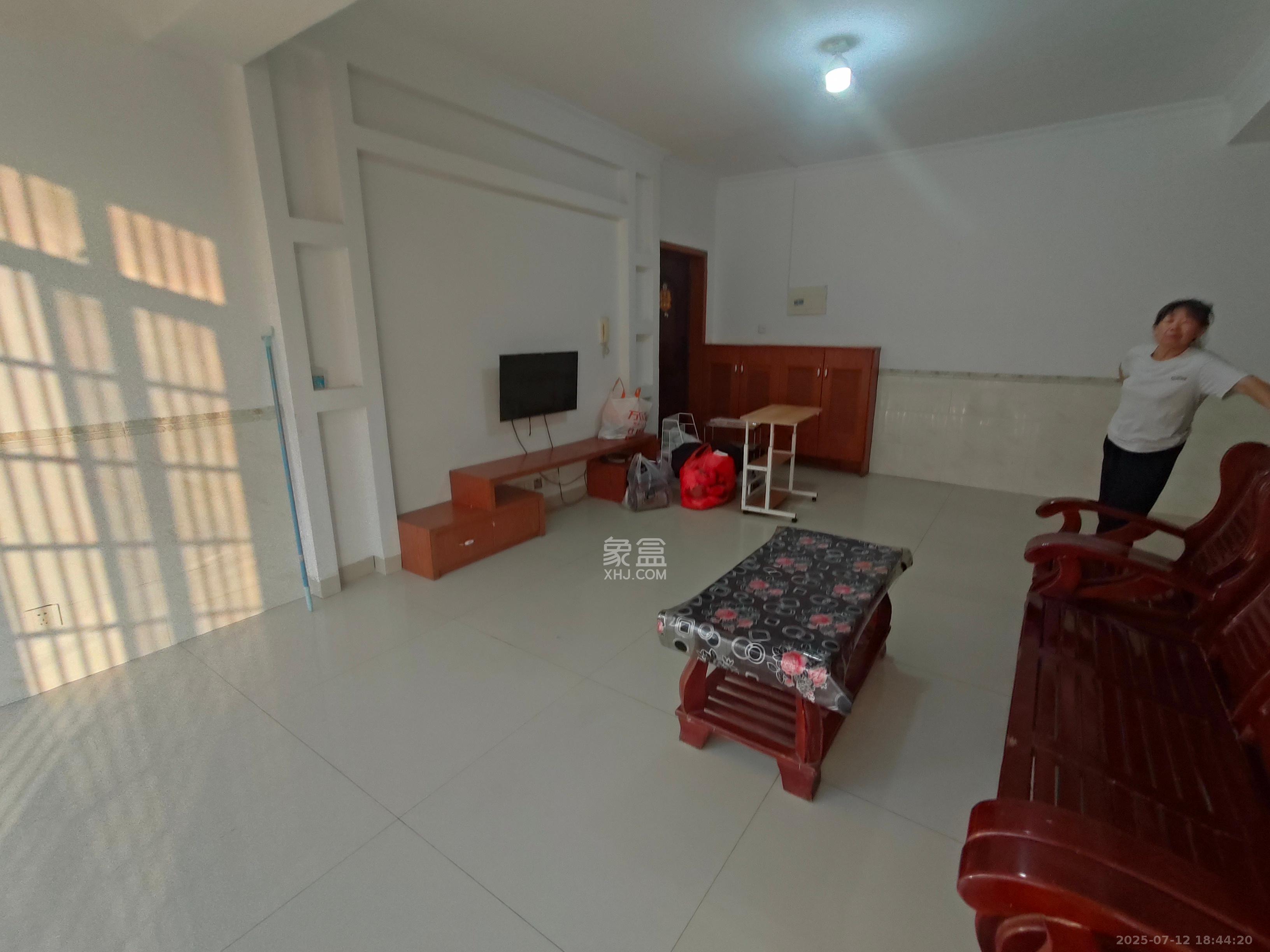 和沁园  3室2厅1卫    2100.0元/月 和沁园  3室2厅1卫    2100.0元/月室内图