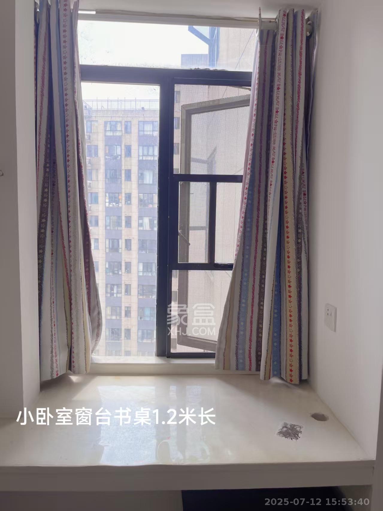 中国铁建梅溪青秀一期  3室1厅1卫    2400.0元/月