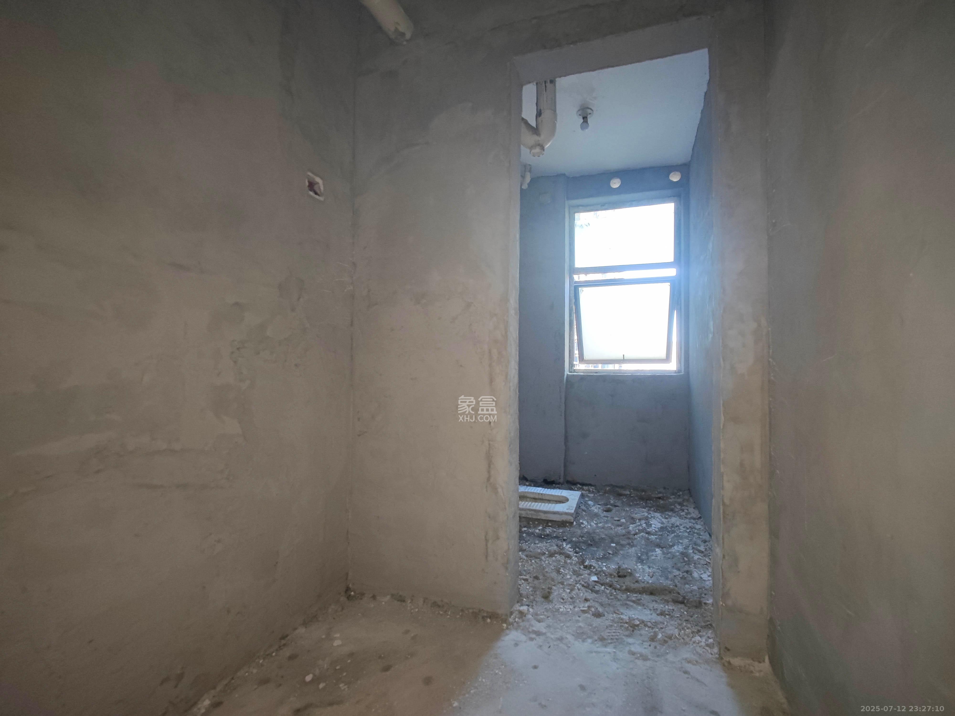 水岸天际(一期、二期) 3室2厅2卫 80.0万 水岸天际(一期、二期) 3室2厅2卫 80.0万卫生间