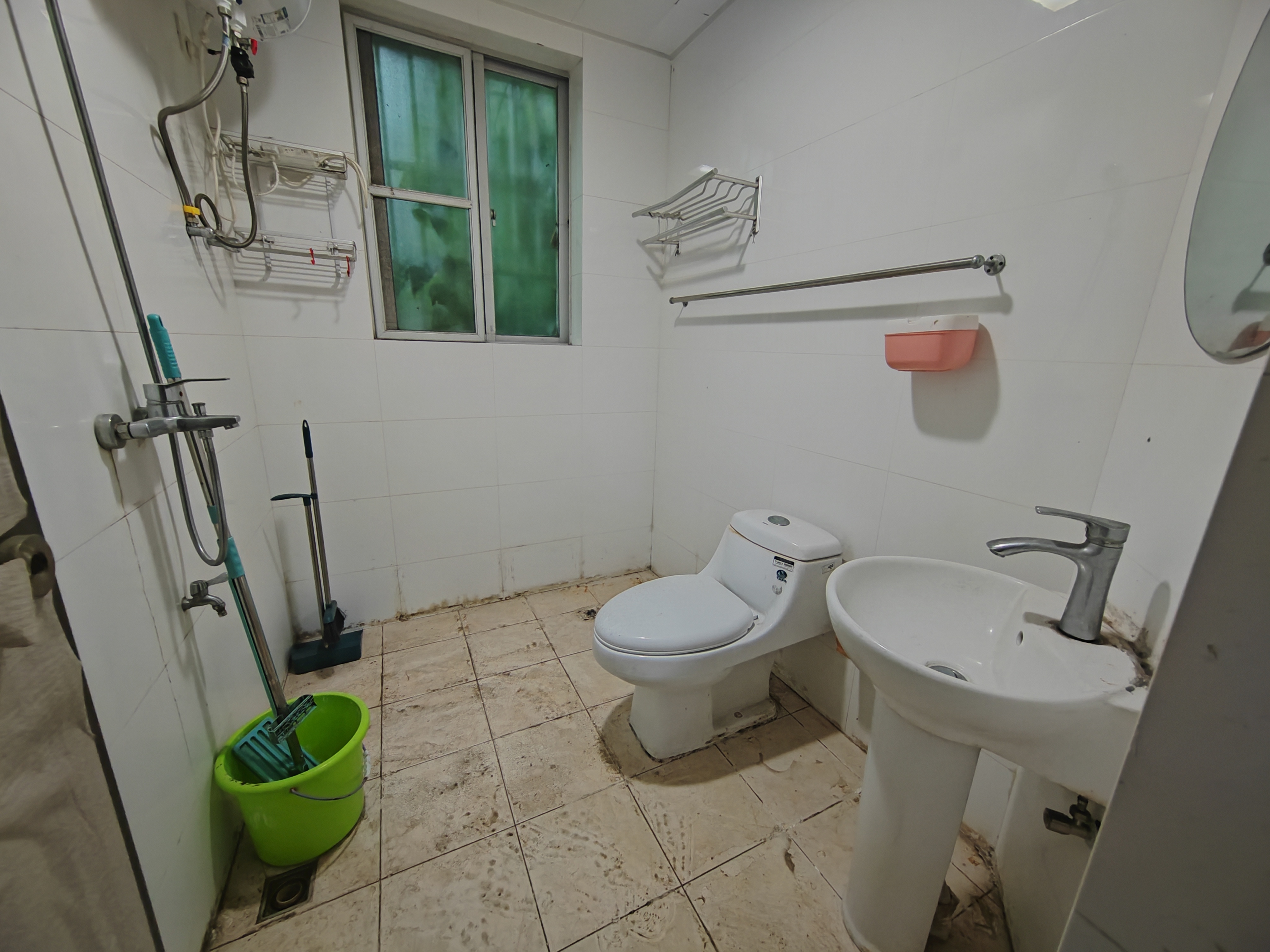 画苑小区 3室2厅1卫 2000.0元/月 画苑小区 3室2厅1卫 2000.0元/月室内图