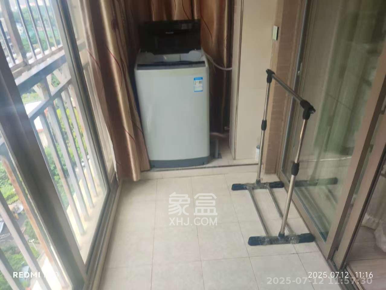 层上观邸  3室2厅1卫    2300.0元/月室内图