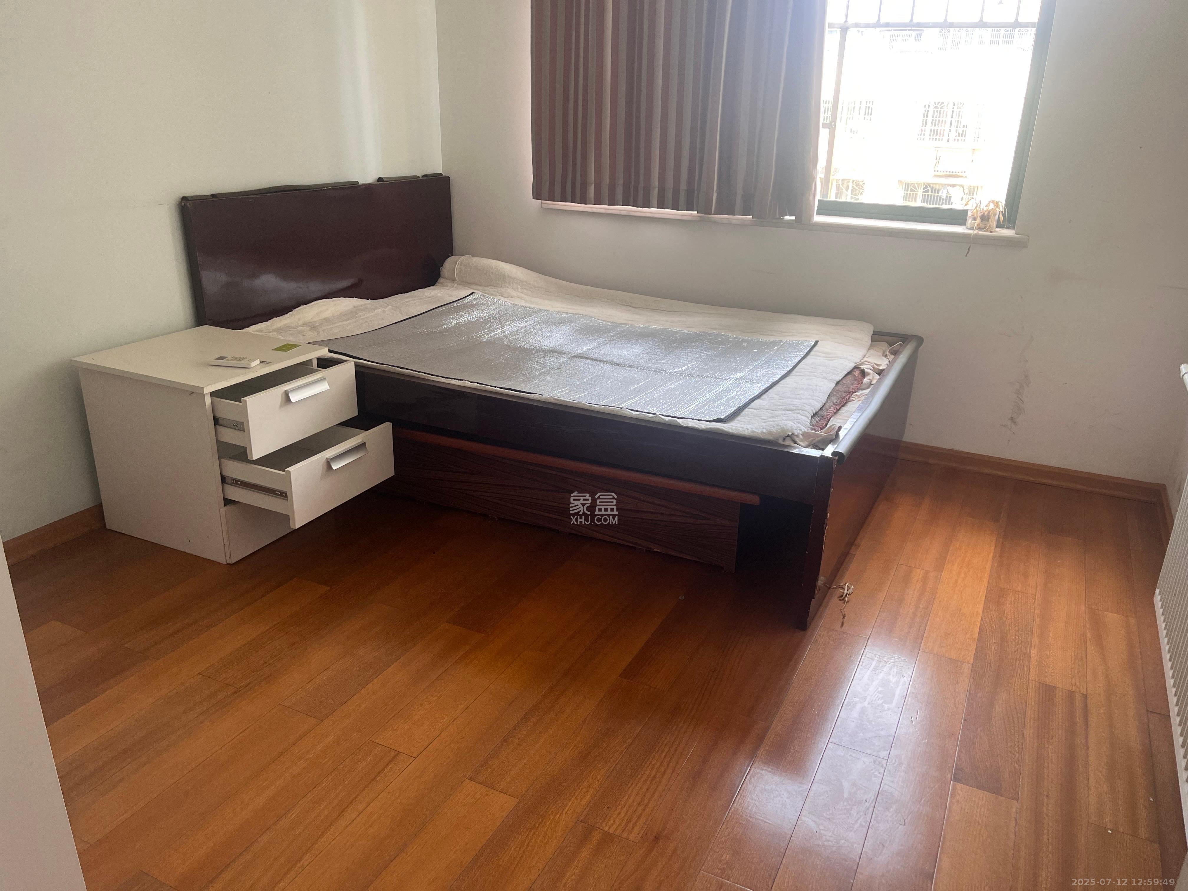 西江庭院（盐业集团宿舍）  4室2厅2卫   2400.00元/月室内图