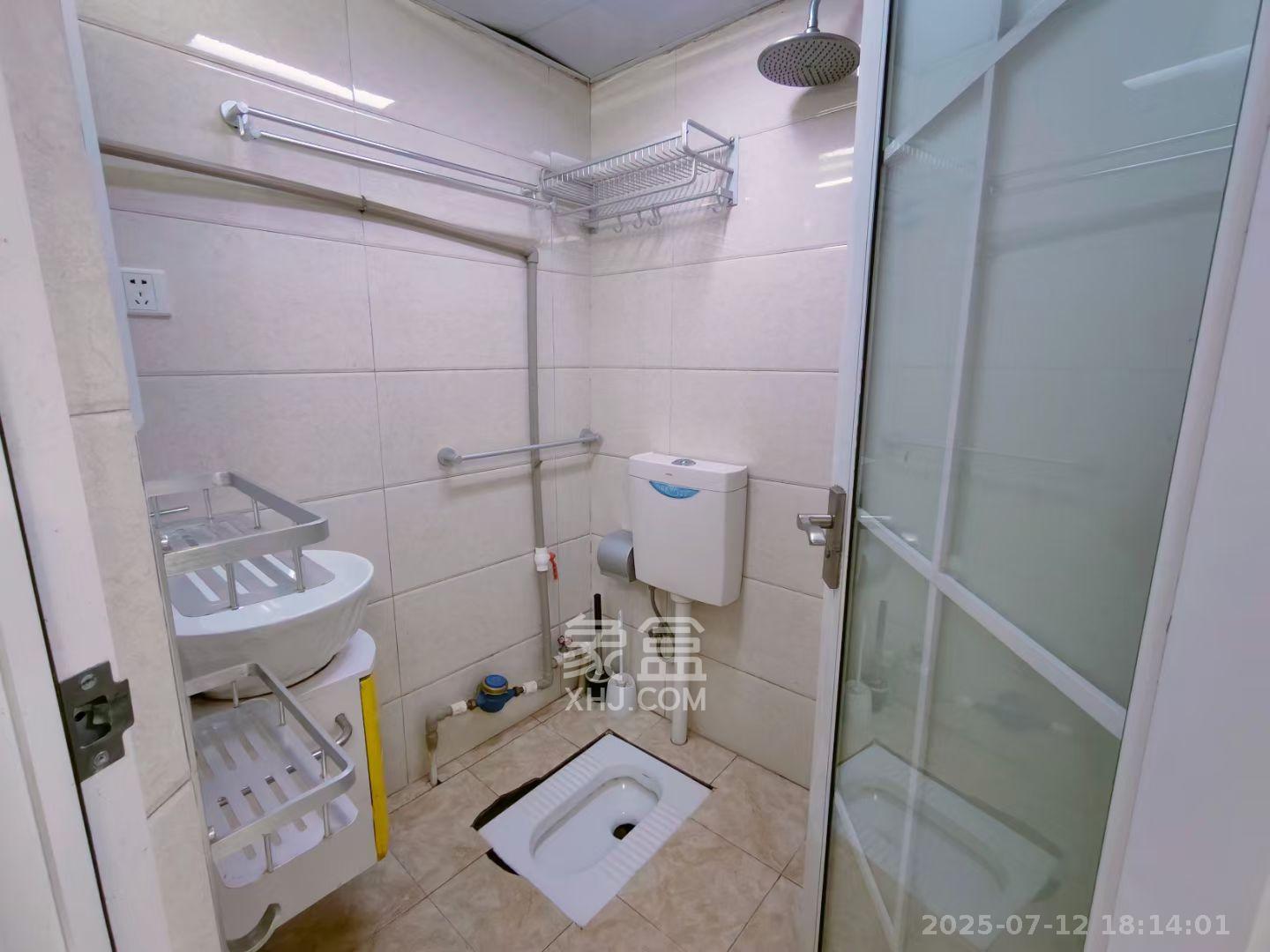 龙吉湾小区(龙瑞尚苑) 1室1厅1卫 900.0元/月 龙吉湾小区(龙瑞尚苑) 1室1厅1卫 900.0元/月室内图