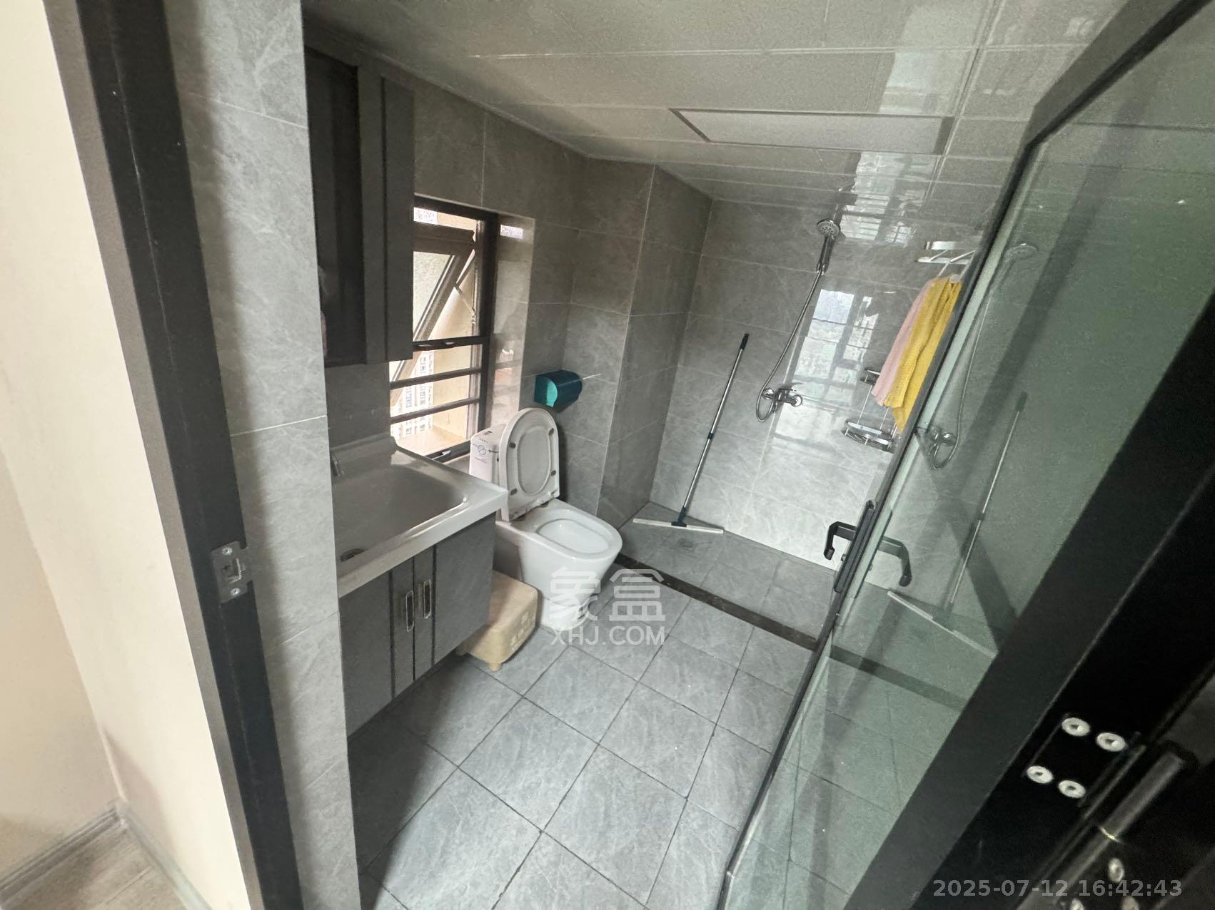 明昇壹城（明昇时代广场）三期  2室1厅1卫    2500.0元/月室内图