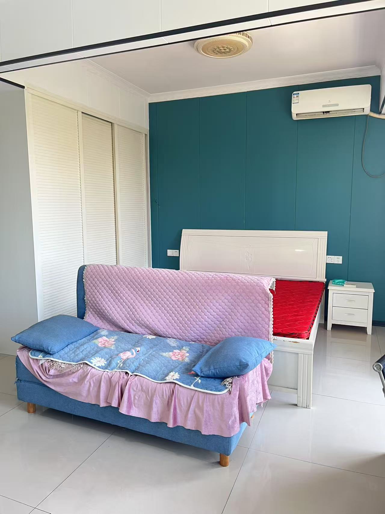 香格里拉 1室1厅1卫 1000.0元/月 香格里拉 1室1厅1卫 1000.0元/月室内图