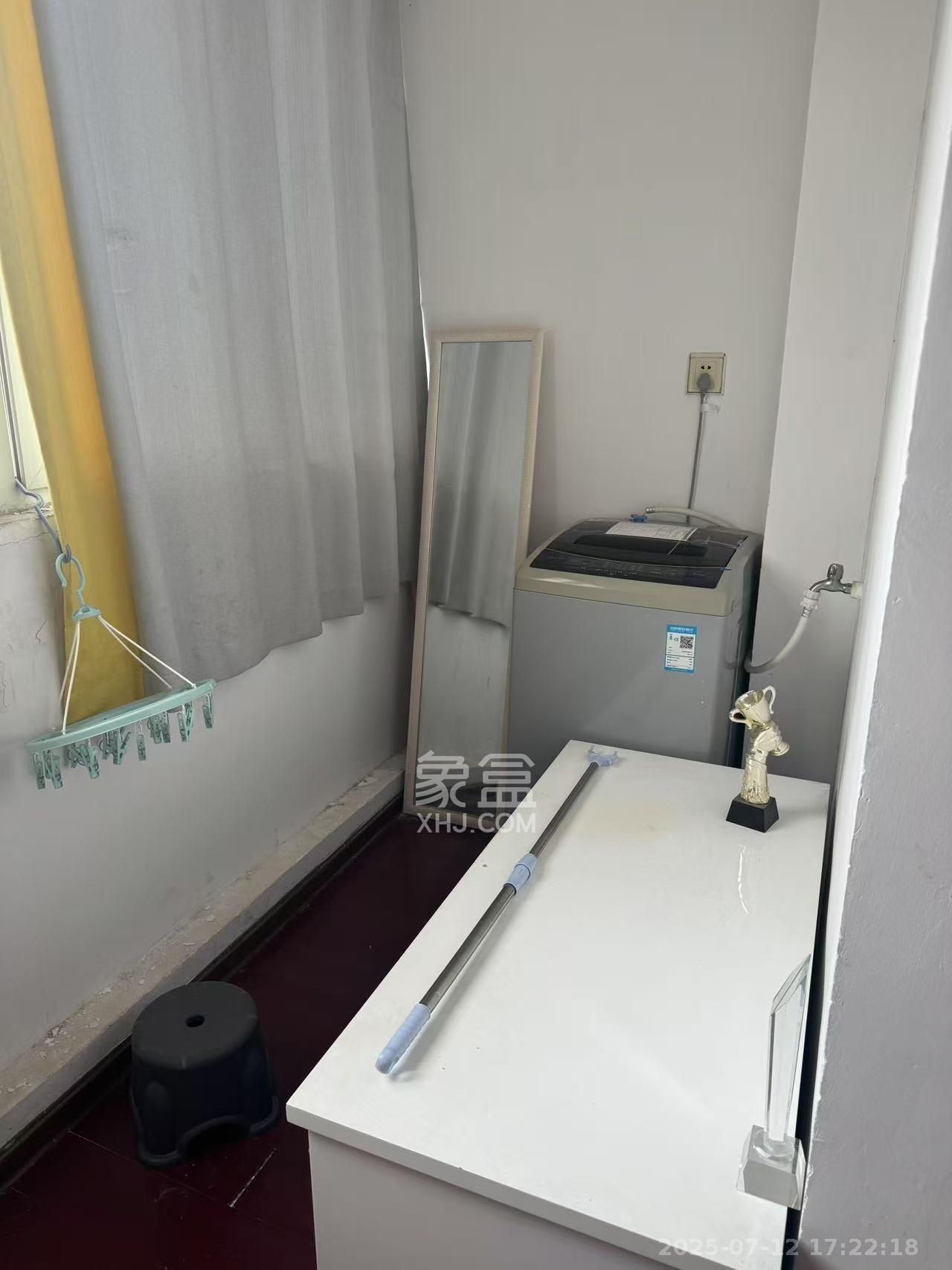 2076至高点  1室0厅1卫   1200.00元/月室内图