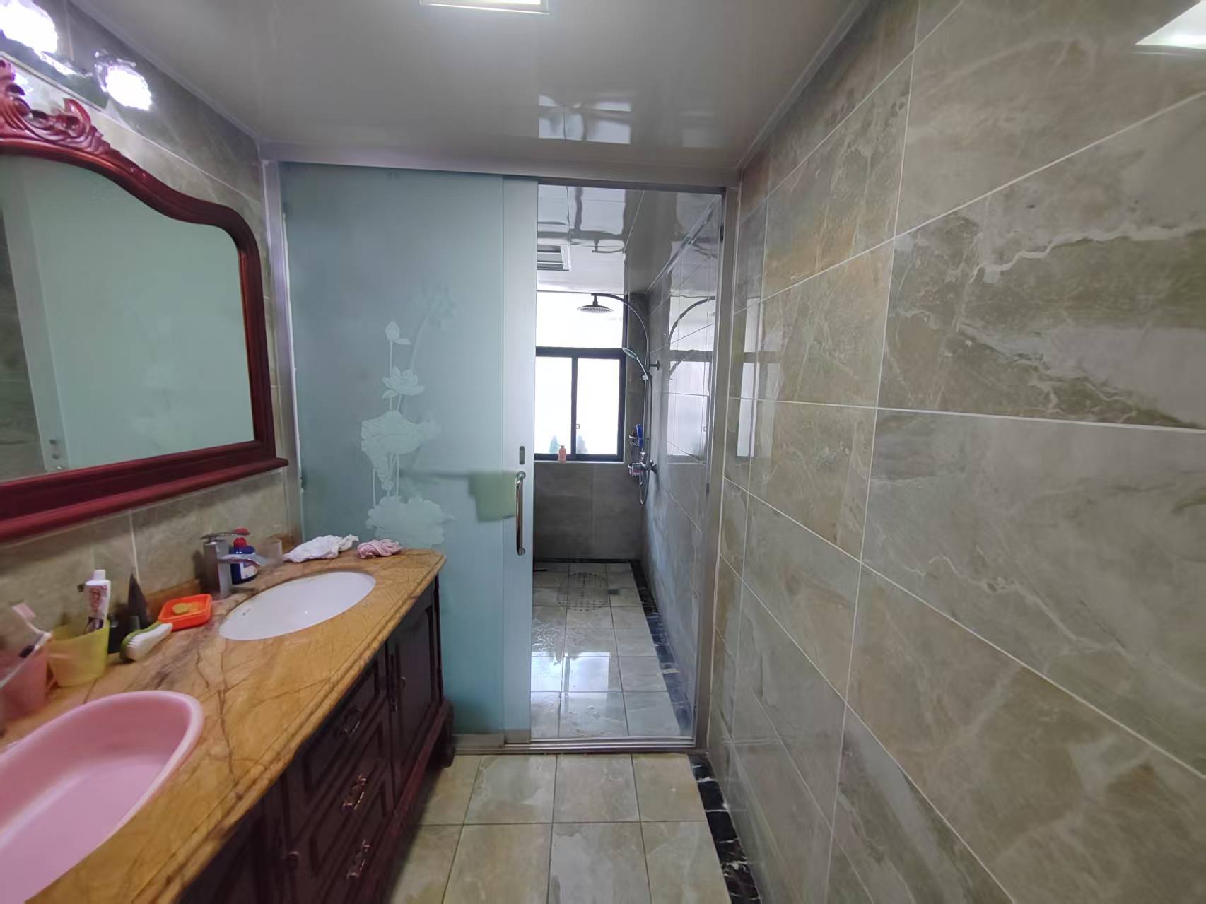 南苑上和一期 3室2厅2卫 77.8万 南苑上和一期 3室2厅2卫 77.8万客厅