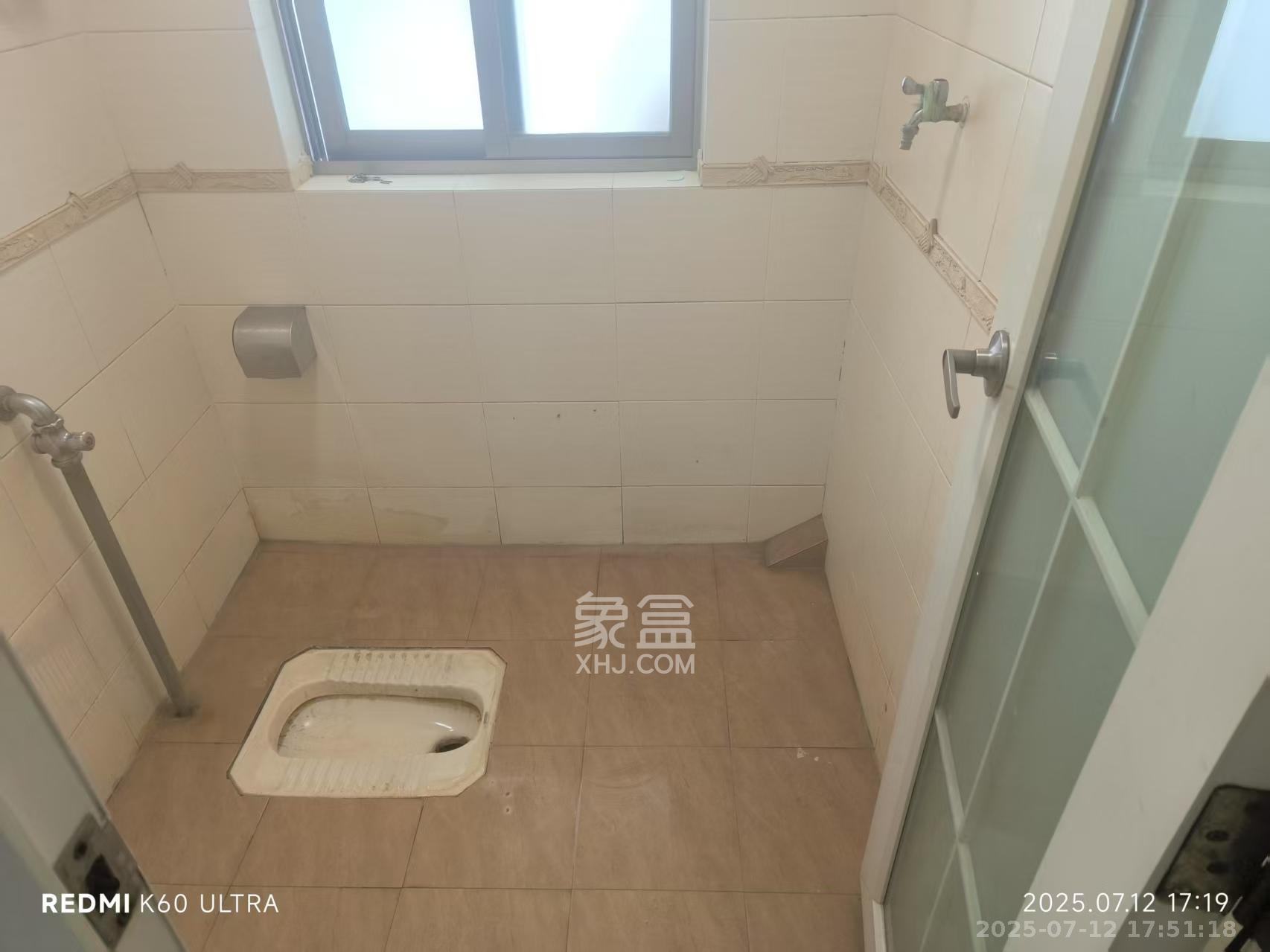 天麓商住楼  4室2厅2卫    4400.0元/月室内图