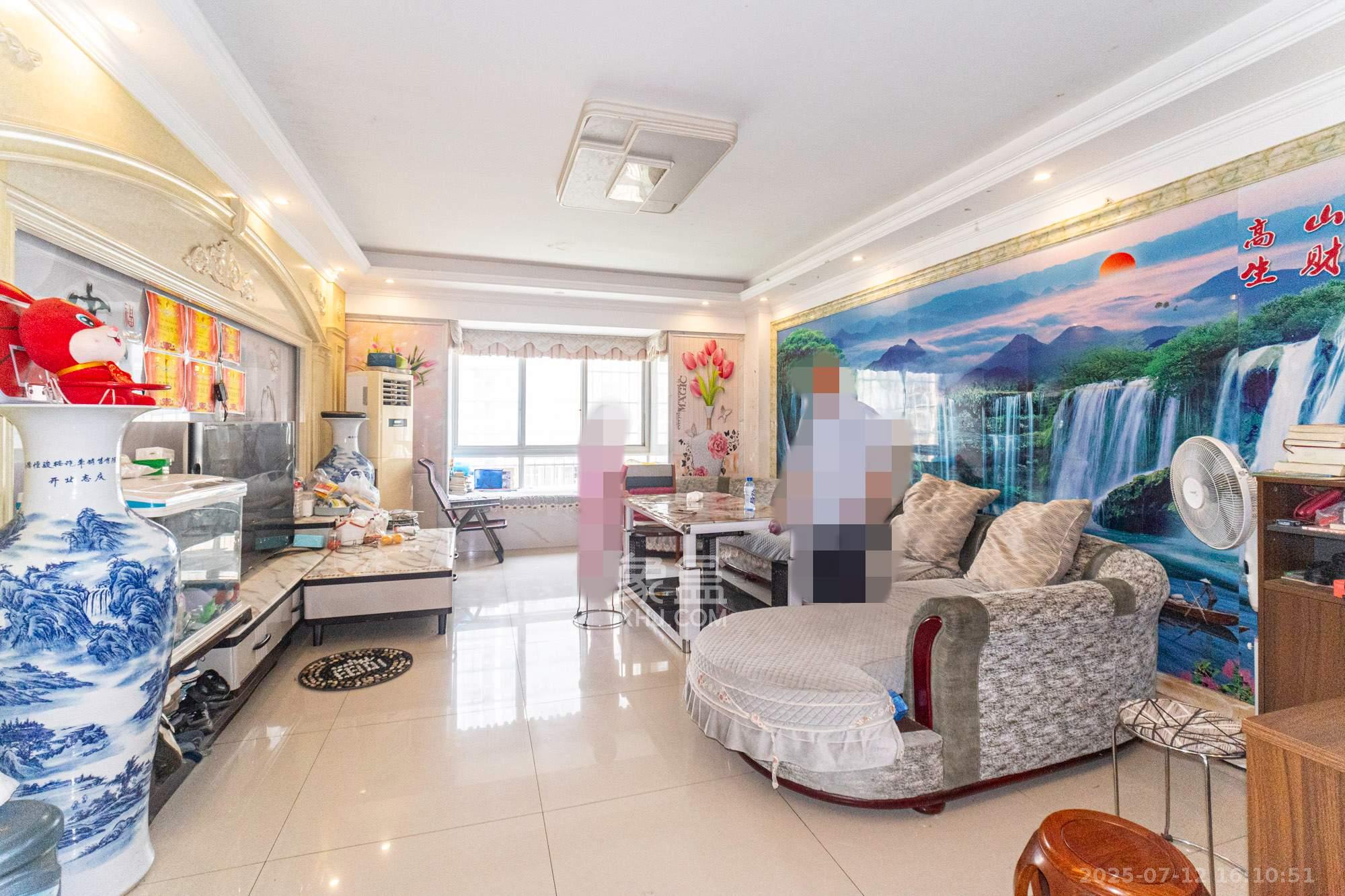 筑梦园 5室2厅2卫 85.0万 筑梦园 5室2厅2卫 85.0万客厅