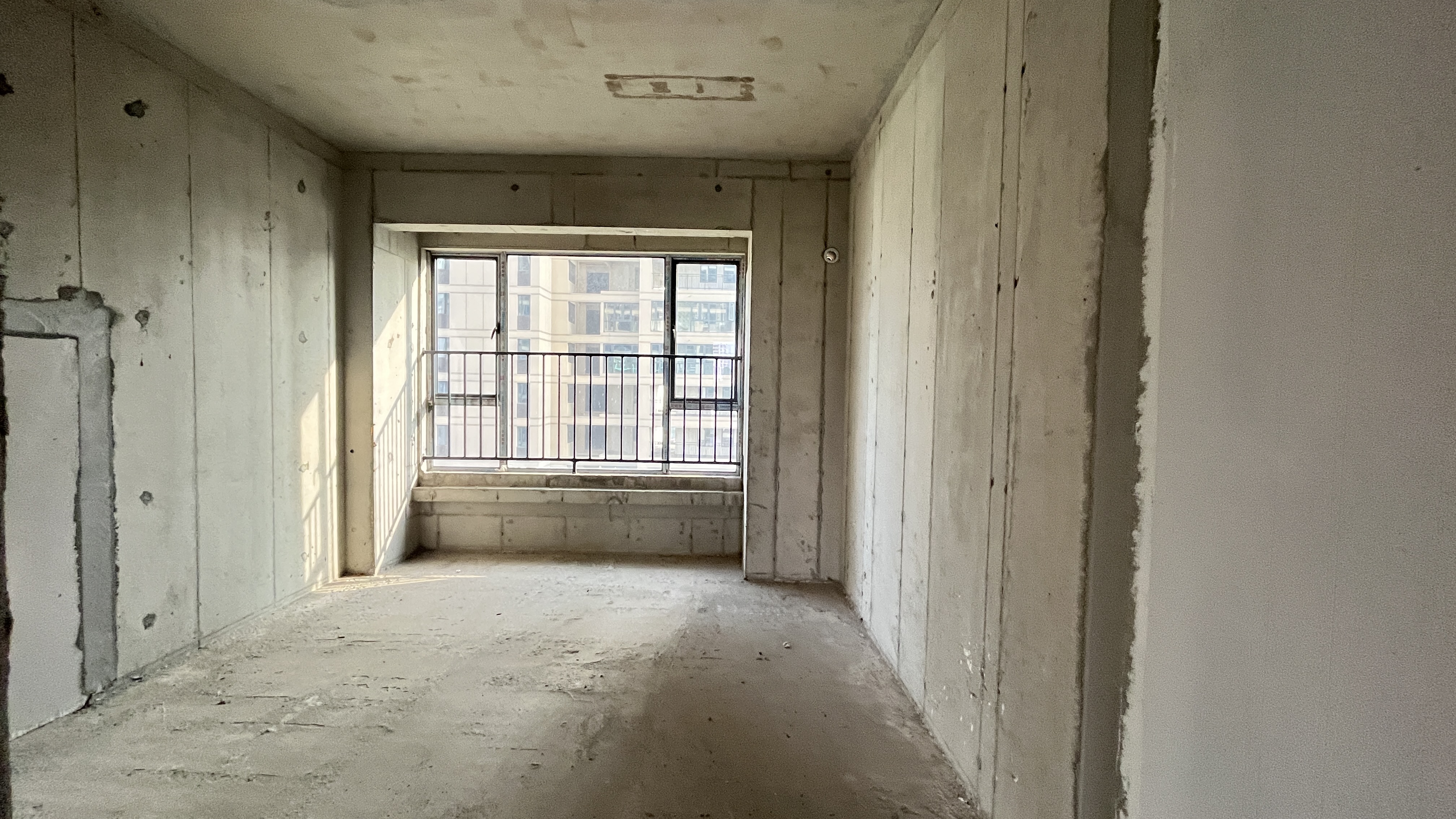 湘中府央玺 4室2厅2卫 84.8万 湘中府央玺 4室2厅2卫 84.8万室内图