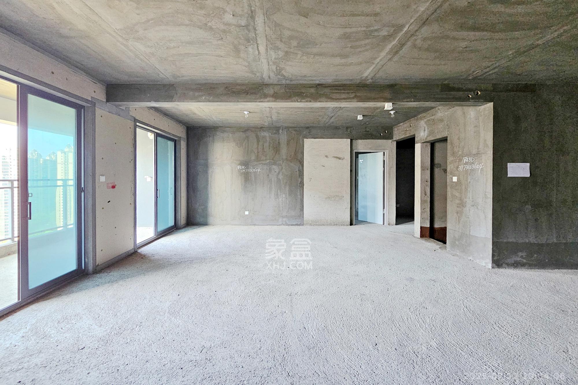 长房东旭国际 4室2厅2卫 125.0万 长房东旭国际 4室2厅2卫 125.0万客厅