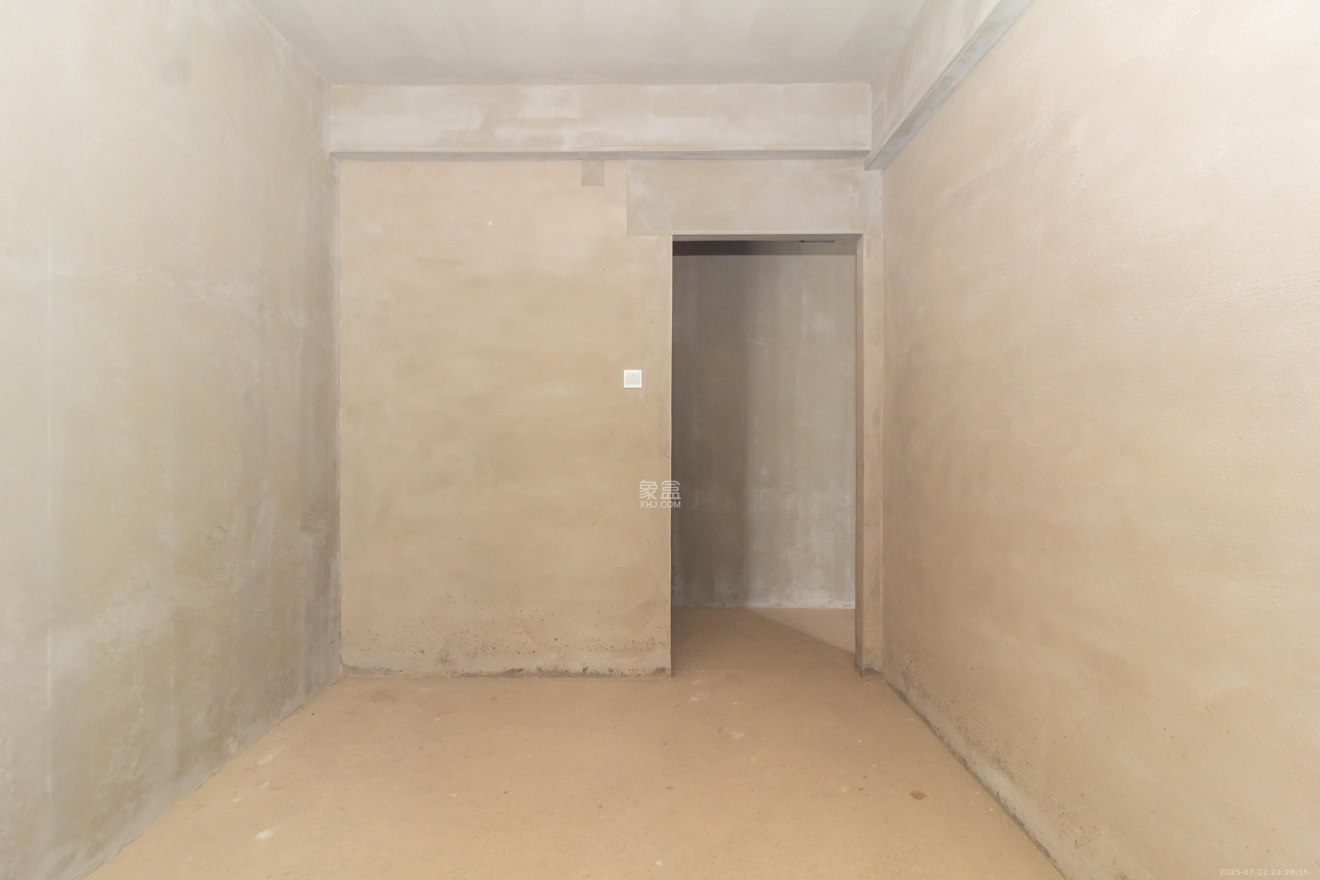 日盛湖湘花苑  3室2厅2卫    79.8万 日盛湖湘花苑  3室2厅2卫    79.8万卧室