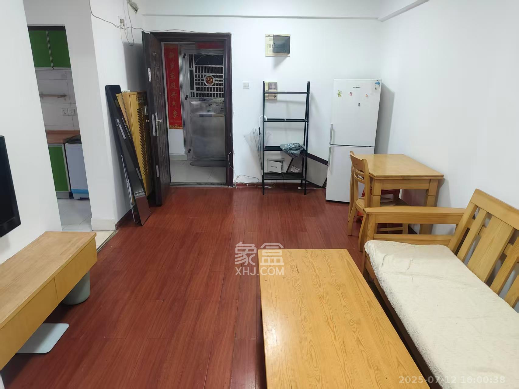 上海城小区  1室1厅1卫    1600.0元/月