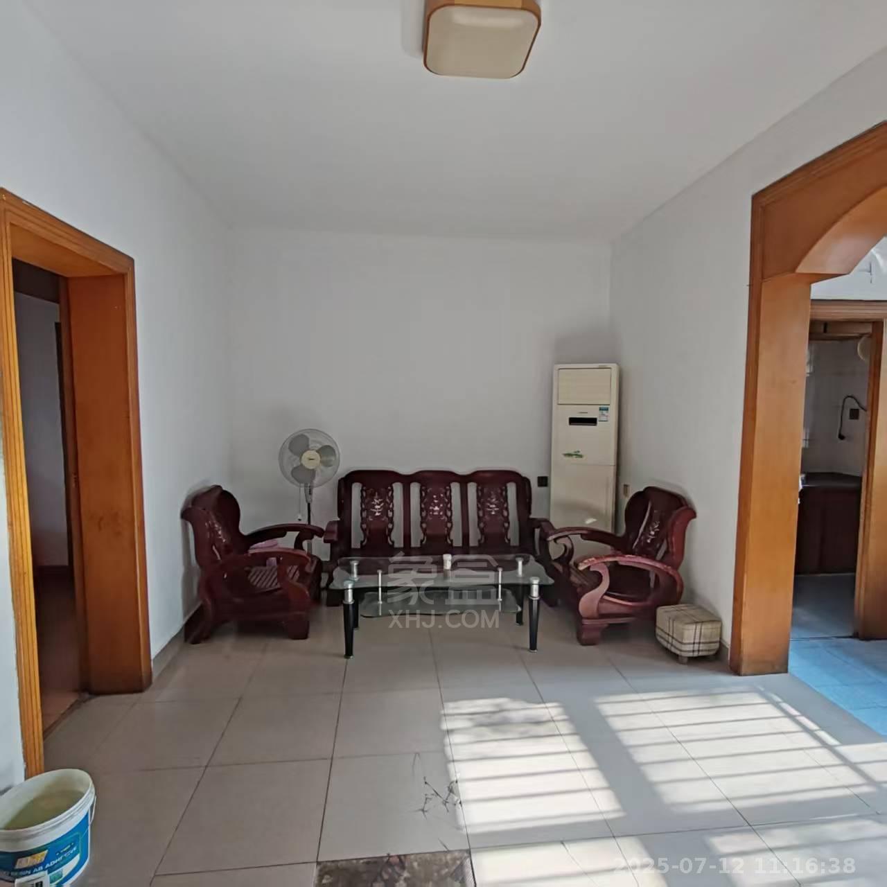 金属大厦 3室2厅1卫 700.0元/月 金属大厦 3室2厅1卫 700.0元/月室内图