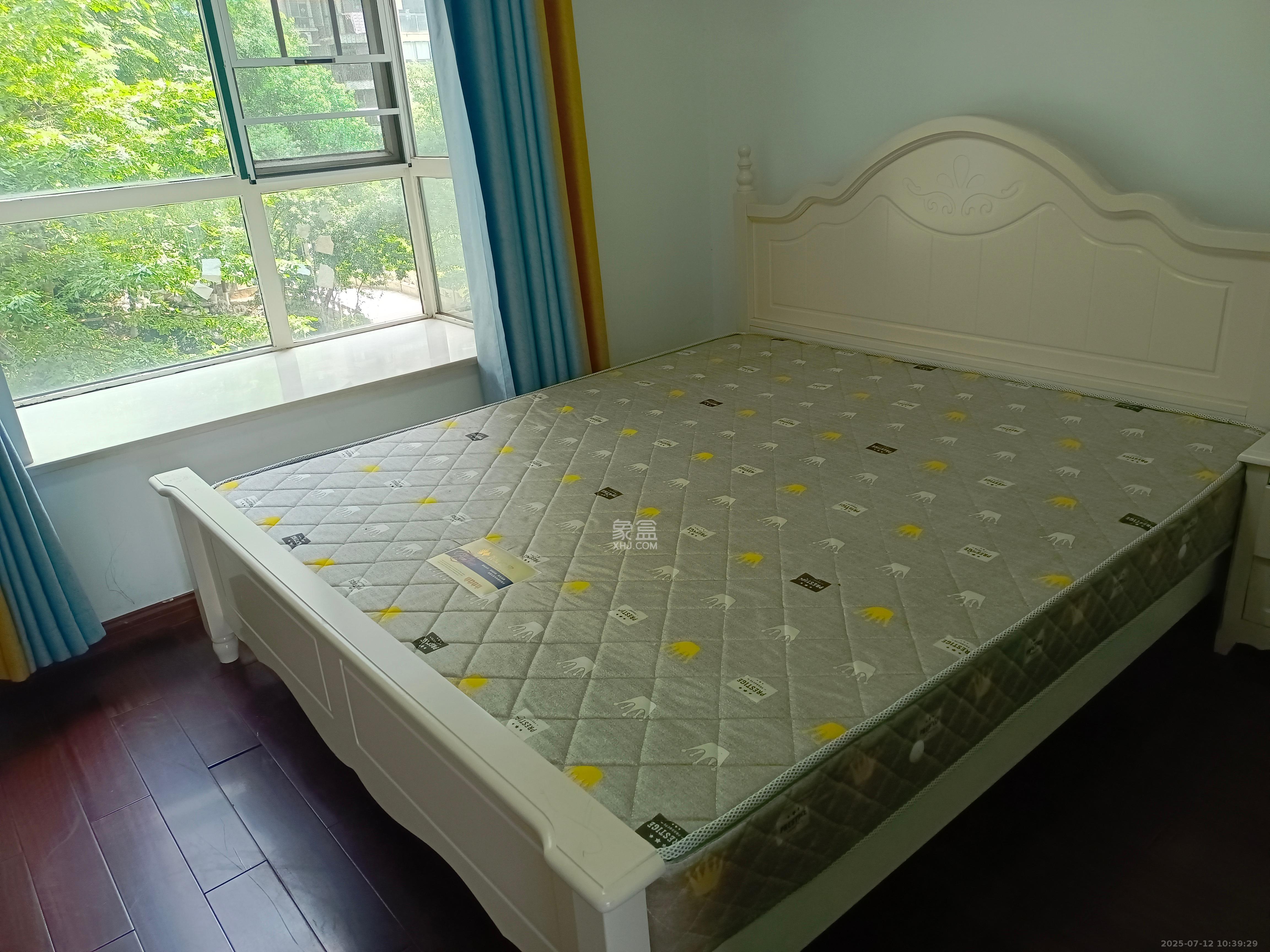 西湖丽景  3室2厅2卫   2900.00元/月室内图