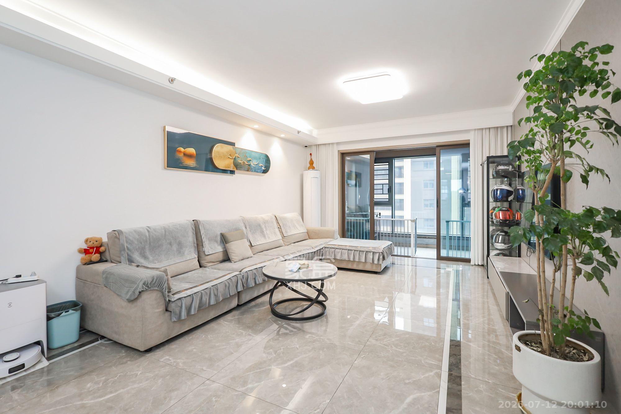 越秀悦湖台  4室2厅2卫    6000.0元/月 越秀悦湖台  4室2厅2卫    6000.0元/月室内图