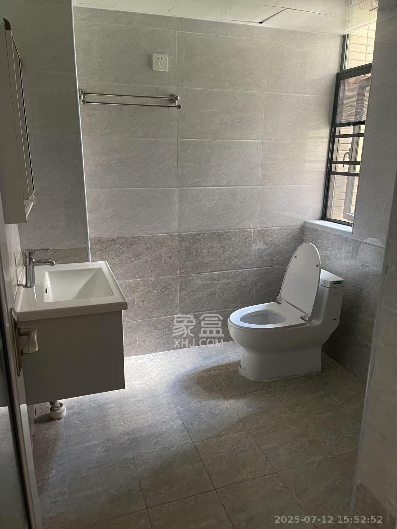 茶山馨苑  3室2厅2卫   3500.00元/月室内图