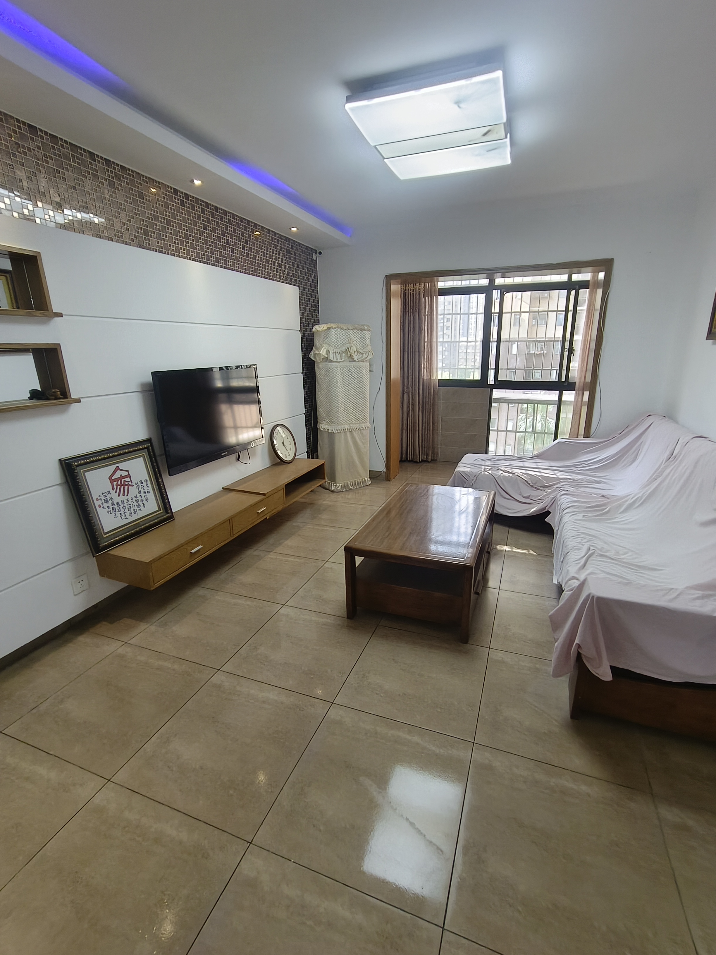 中国铁建国际城一期  4室2厅2卫    2300.0元/月 中国铁建国际城一期  4室2厅2卫    2300.0元/月户型图