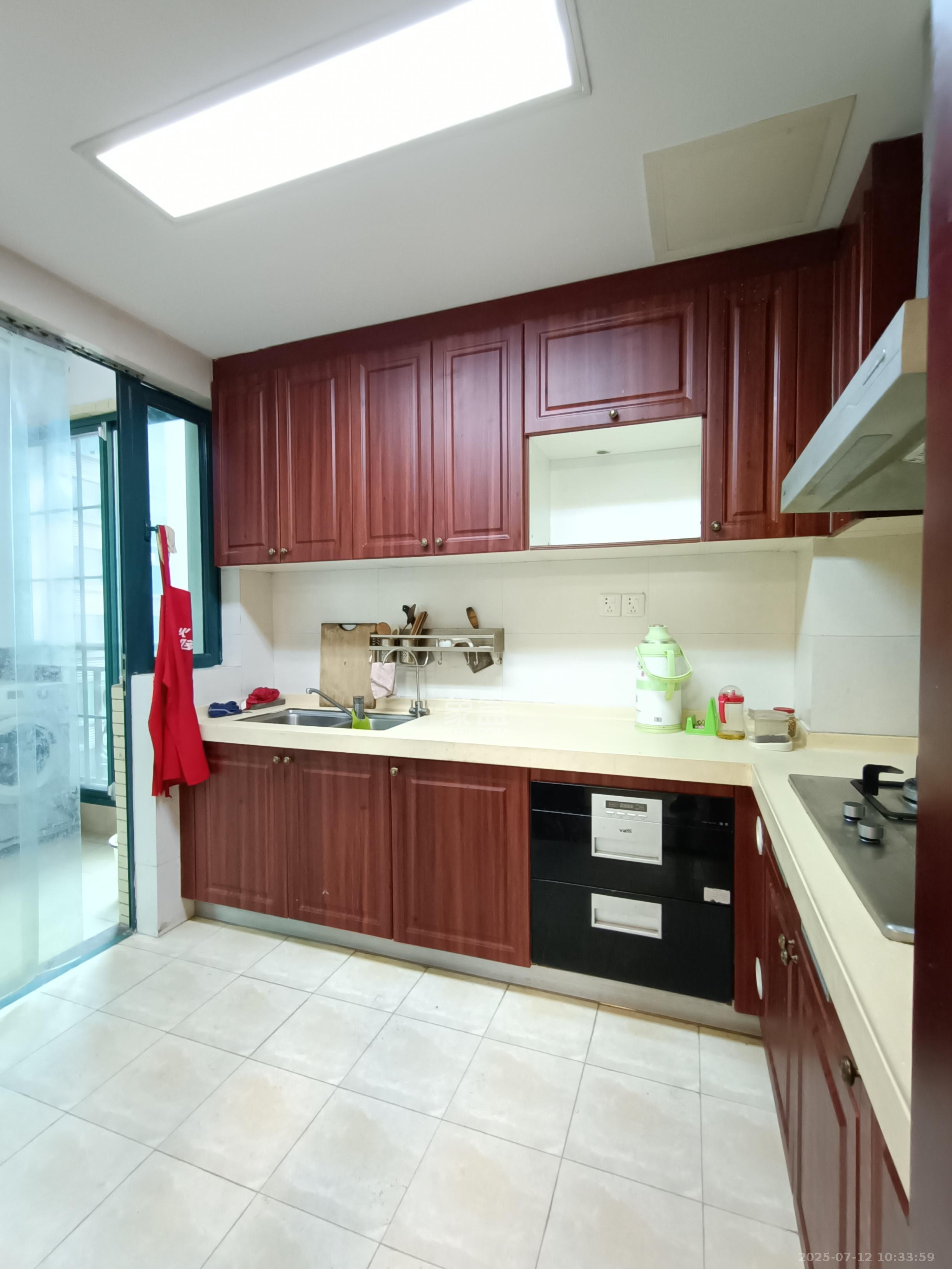 恒大城 2室2厅1卫 2200.0元/月 恒大城 2室2厅1卫 2200.0元/月室内图