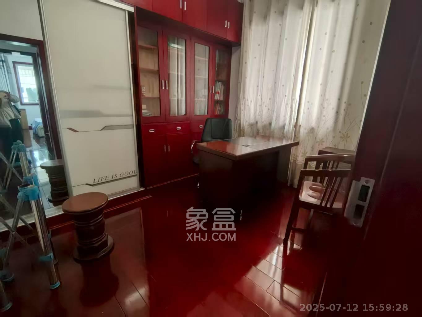 枫雅名苑  5室2厅2卫    4500.0元/月 枫雅名苑  5室2厅2卫    4500.0元/月室内图