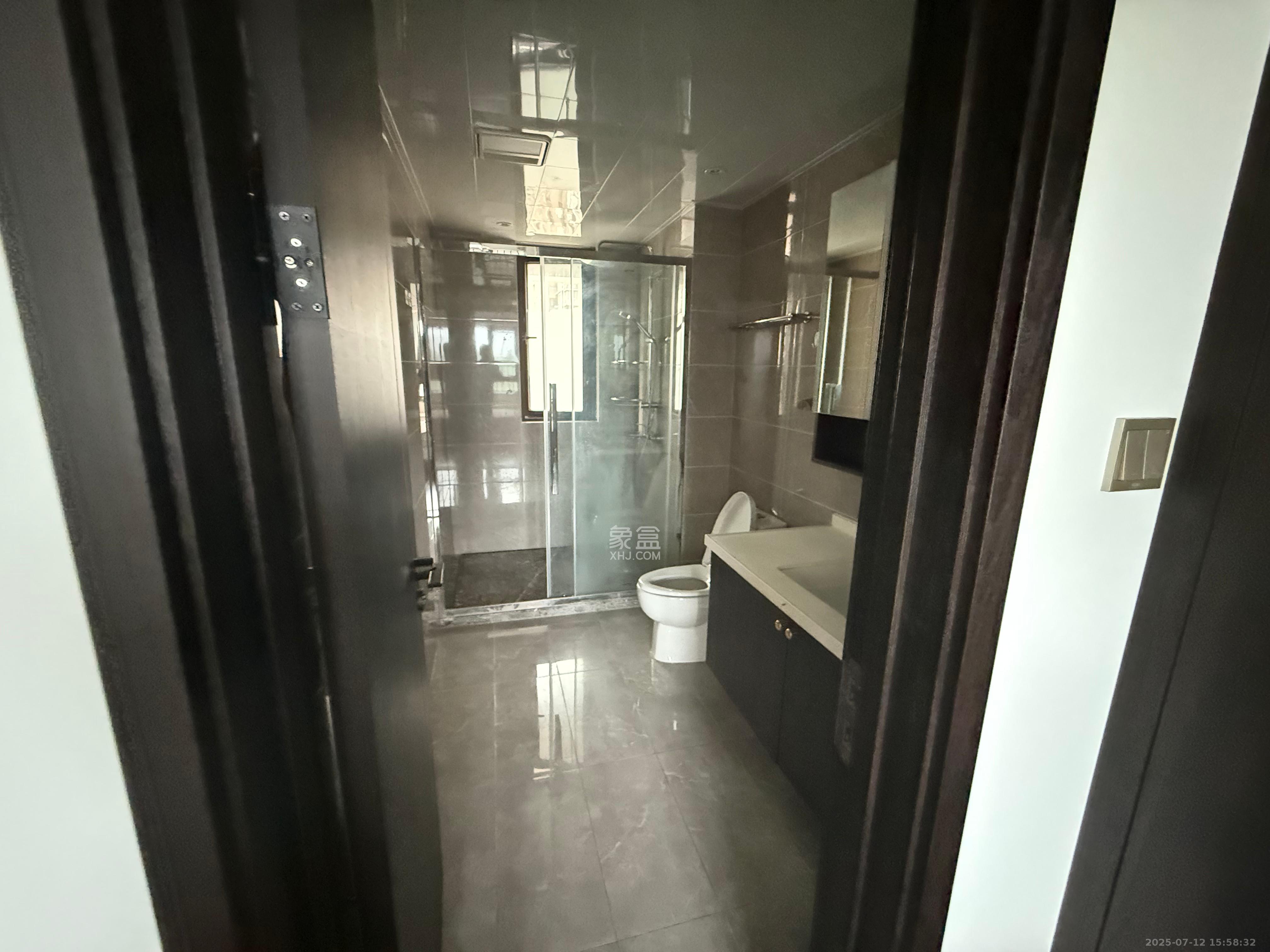 东原麓印长江E区  4室2厅2卫    4498.0元/月 东原麓印长江E区  4室2厅2卫    4498.0元/月