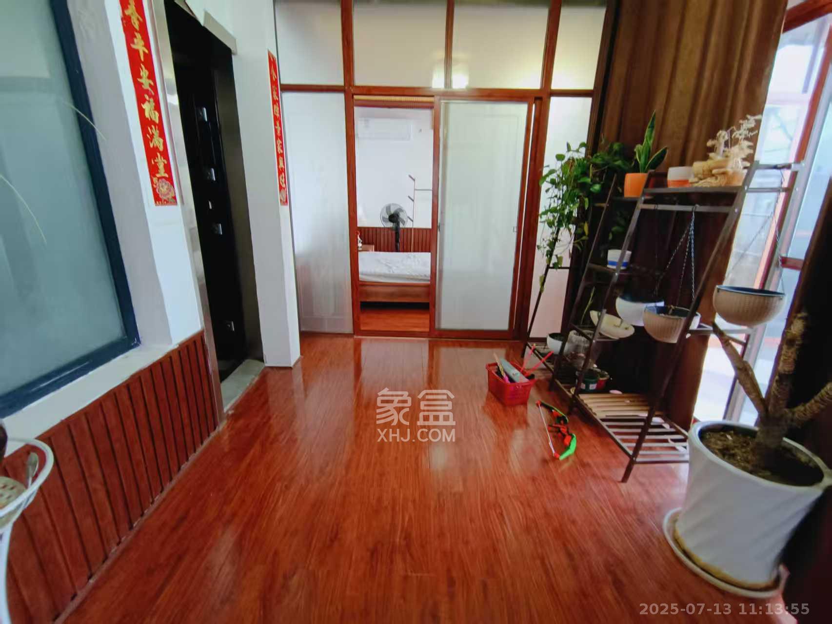 阳光100三期  4室2厅2卫   5500.00元/月室内图