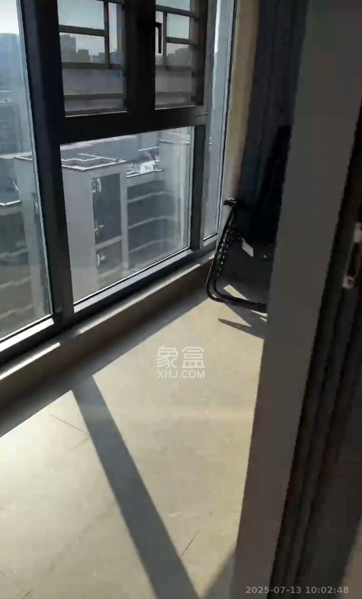 中海阅麓山二期  4室2厅2卫   4000.00元/月室内图