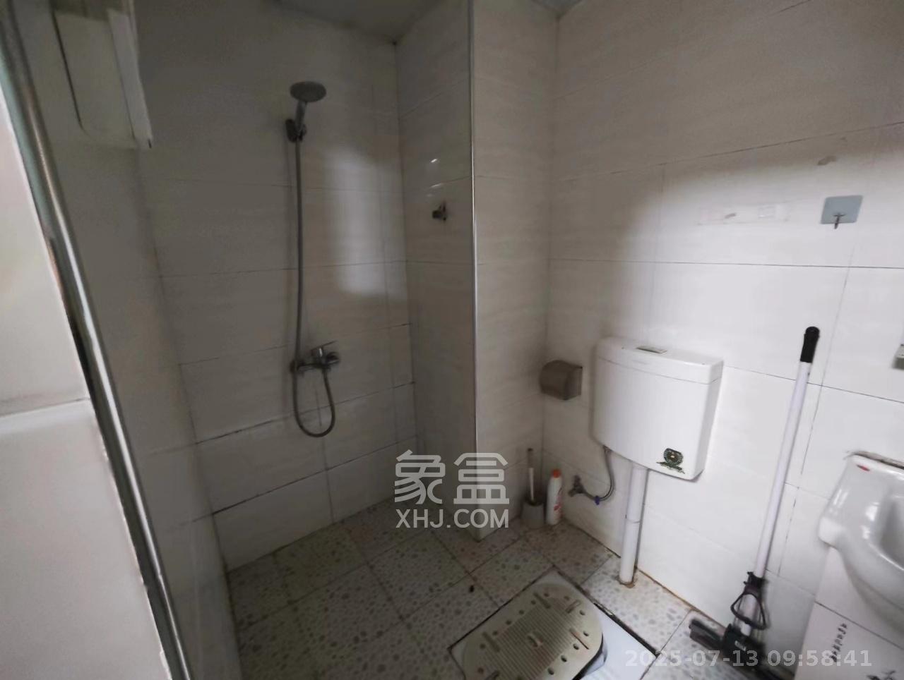鑫远和城（一、二期）  1室1厅1卫   1400.00元/月室内图