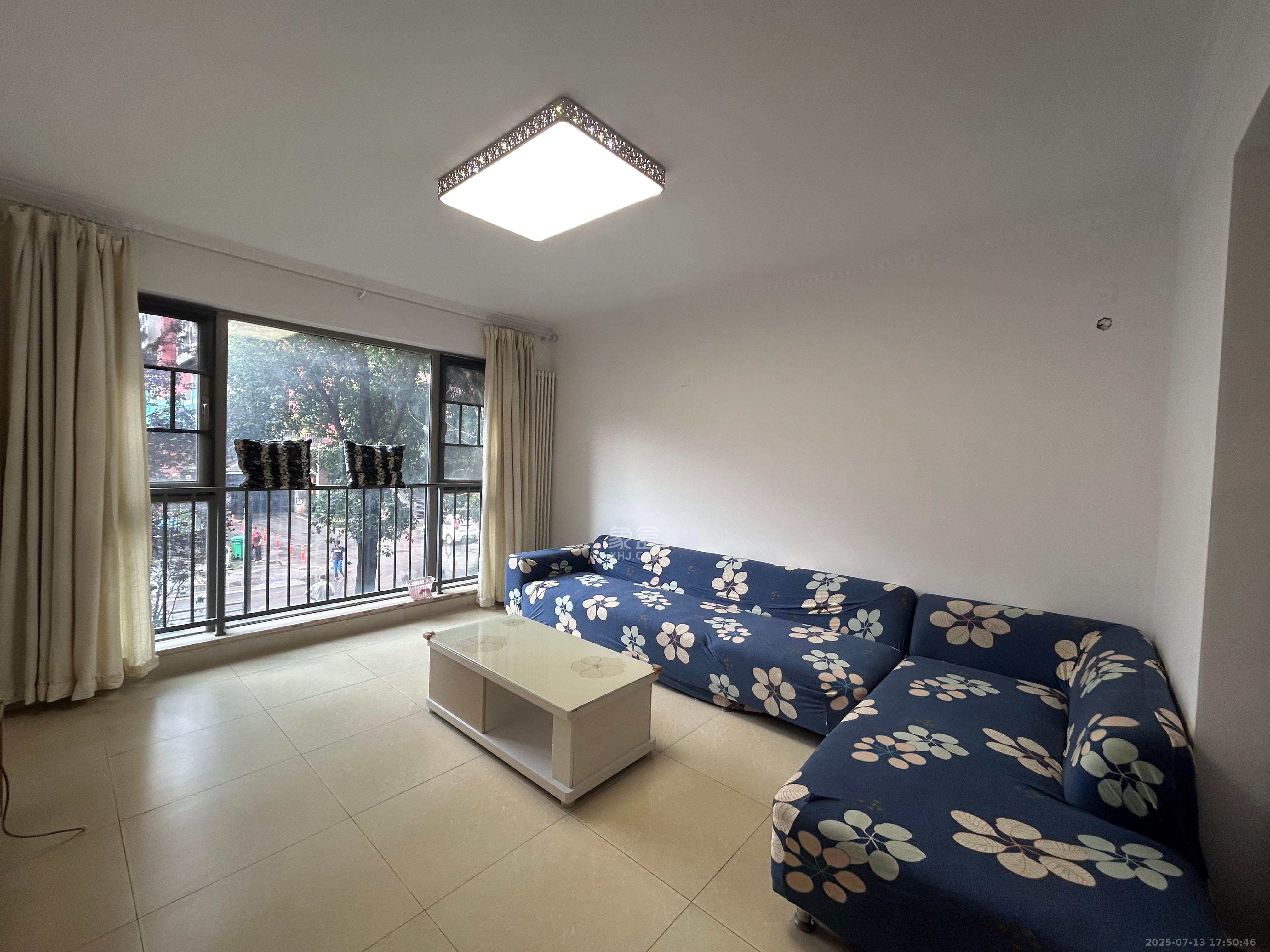 怡海星城 2室2厅1卫 1600.0元/月 怡海星城 2室2厅1卫 1600.0元/月室内图