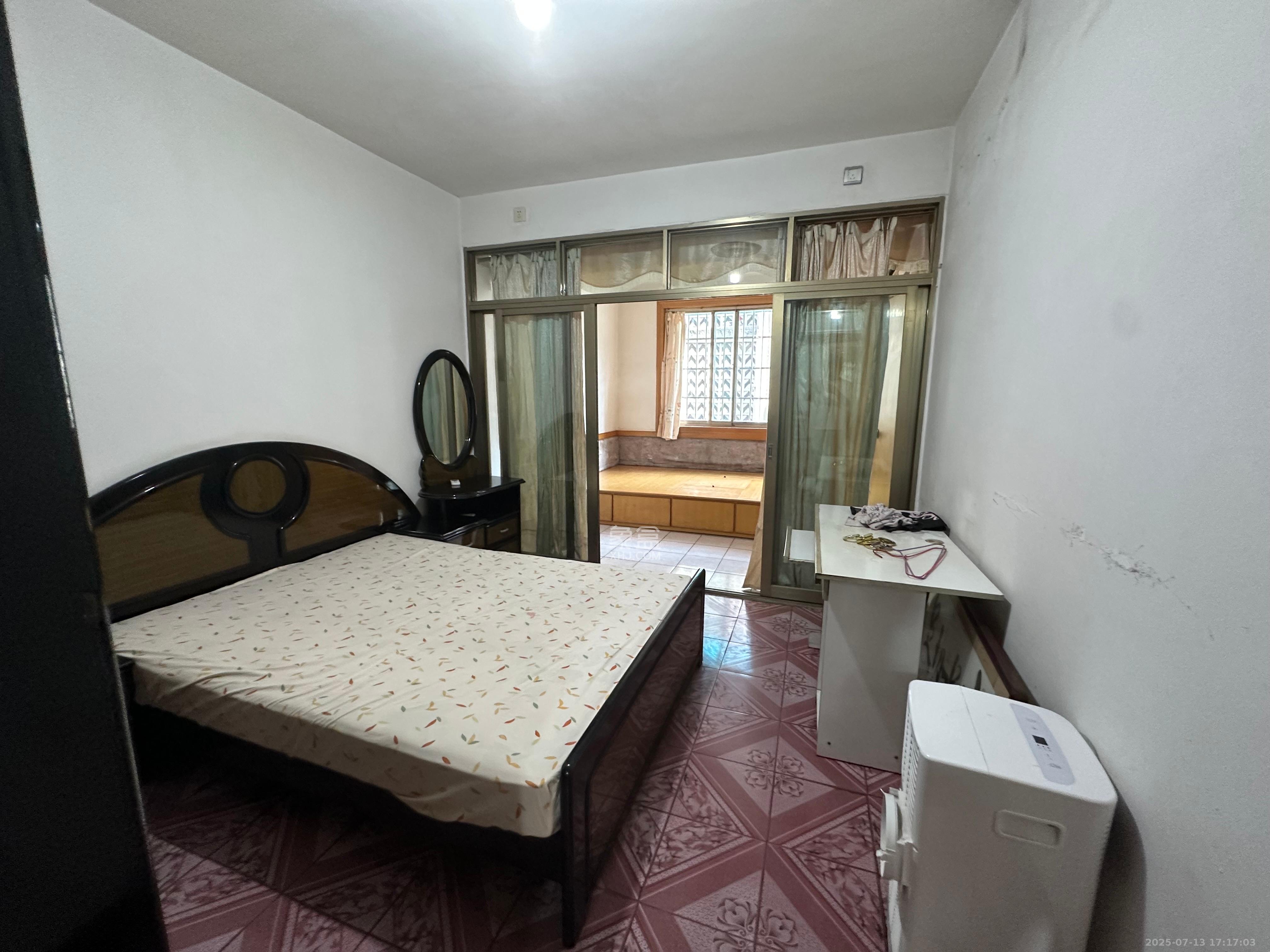 赤岗小区(一二三片) 2室1厅1卫 1500.0元/月 赤岗小区(一二三片) 2室1厅1卫 1500.0元/月室内图