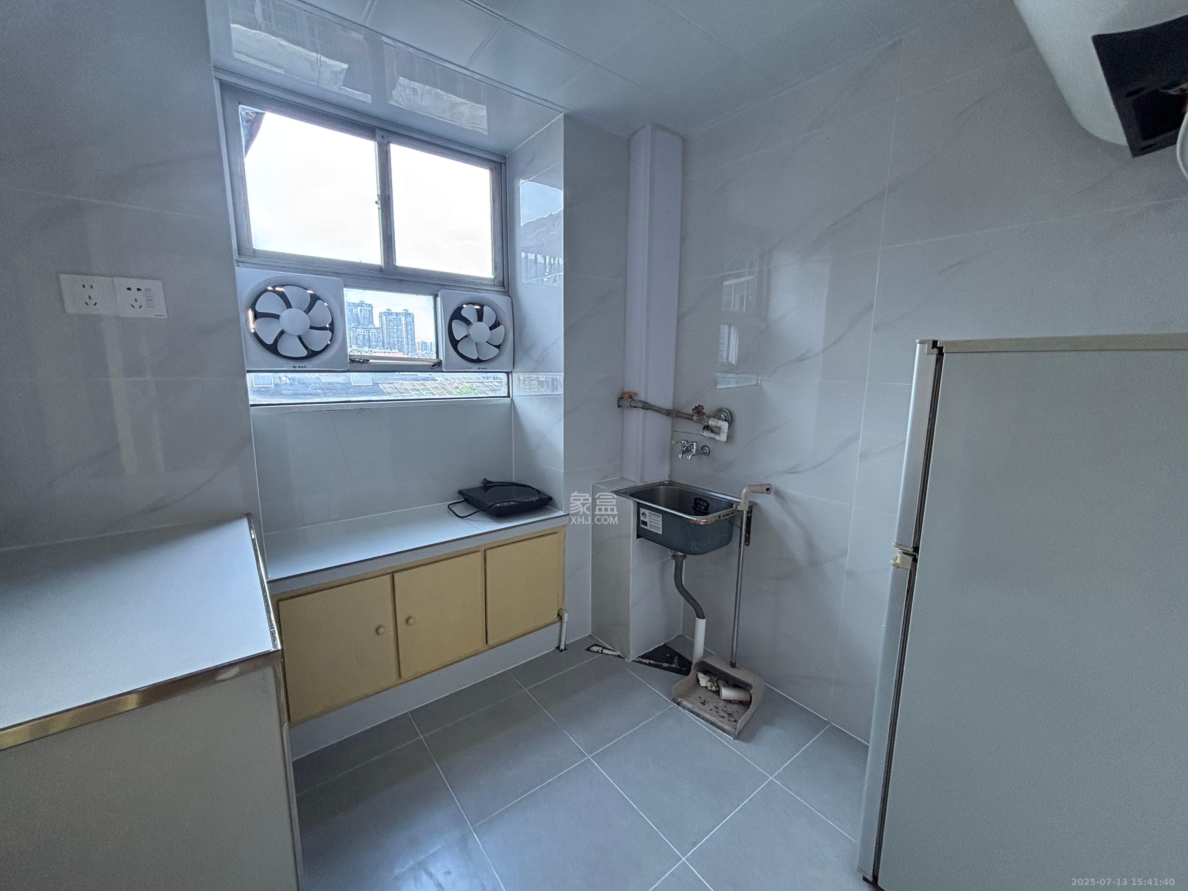 安居楼  1室1厅1卫    1200.0元/月 安居楼  1室1厅1卫    1200.0元/月室内图