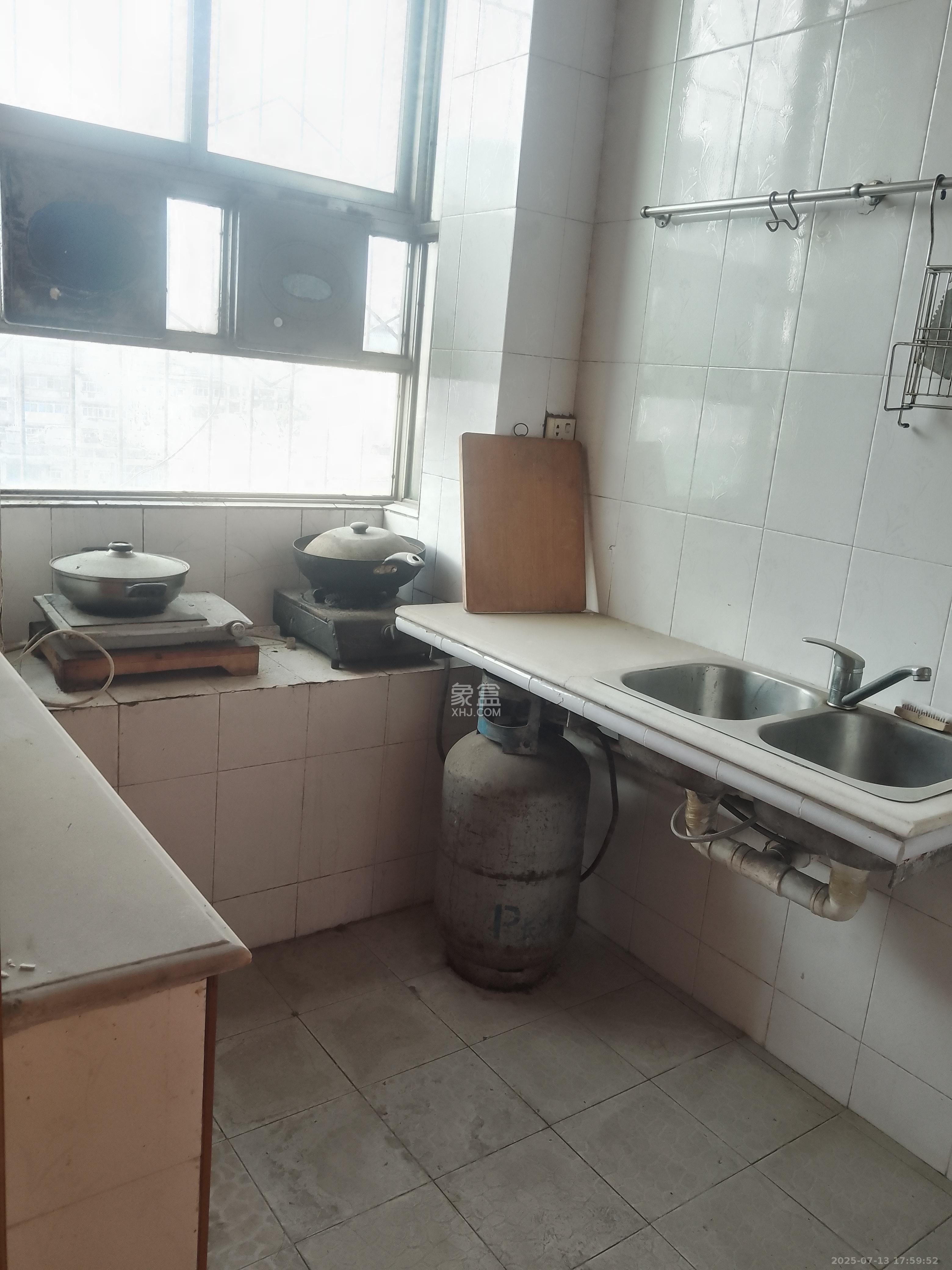 东瓜山一村送变电小区 2室2厅1卫 1500.0元/月 东瓜山一村送变电小区 2室2厅1卫 1500.0元/月室内图