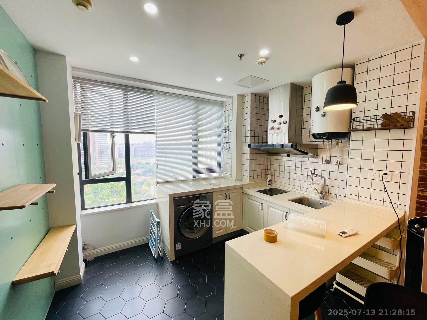 半山公馆(半山国际中心) 1室1厅1卫 2100.0元/月 半山公馆(半山国际中心) 1室1厅1卫 2100.0元/月室内图