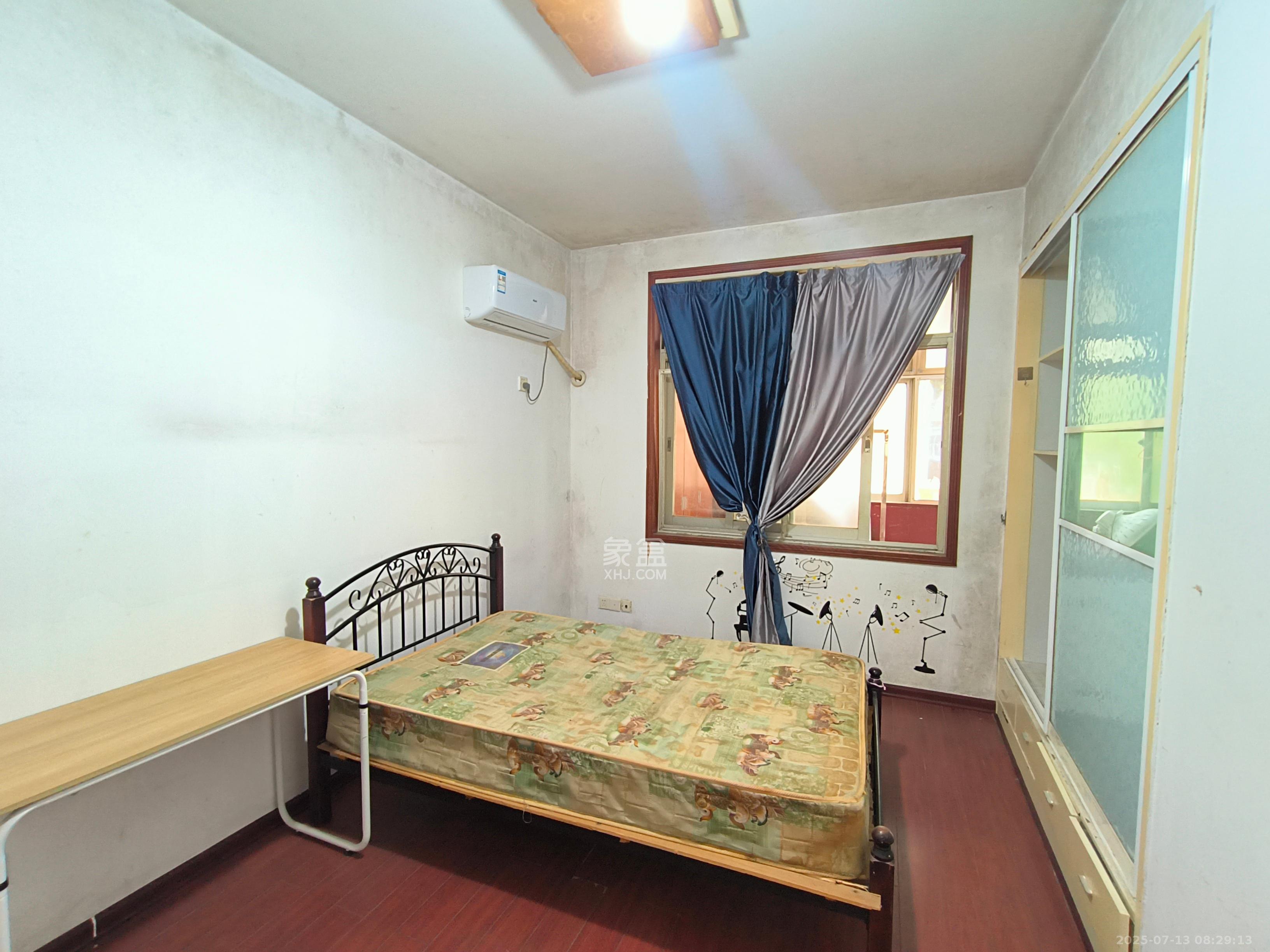 袁家岭省煤炭厅宿舍(芙蓉区省煤炭局小区)  3室1厅1卫    2500.0元/月 袁家岭省煤炭厅宿舍(芙蓉区省煤炭局小区)  3室1厅1卫    2500.0元/月室内图