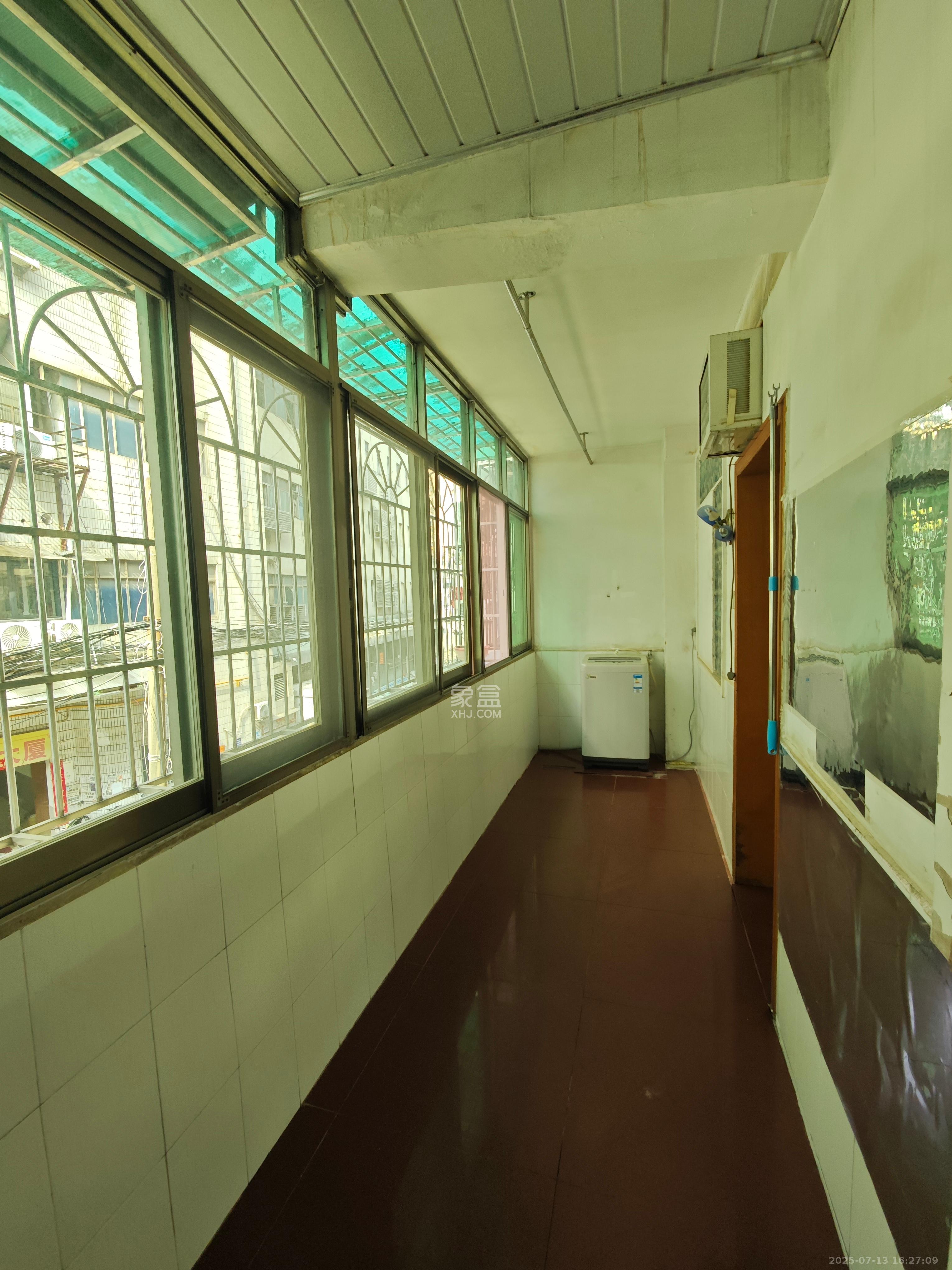 红旗区五片 2室1厅1卫 1900.0元/月 红旗区五片 2室1厅1卫 1900.0元/月室内图