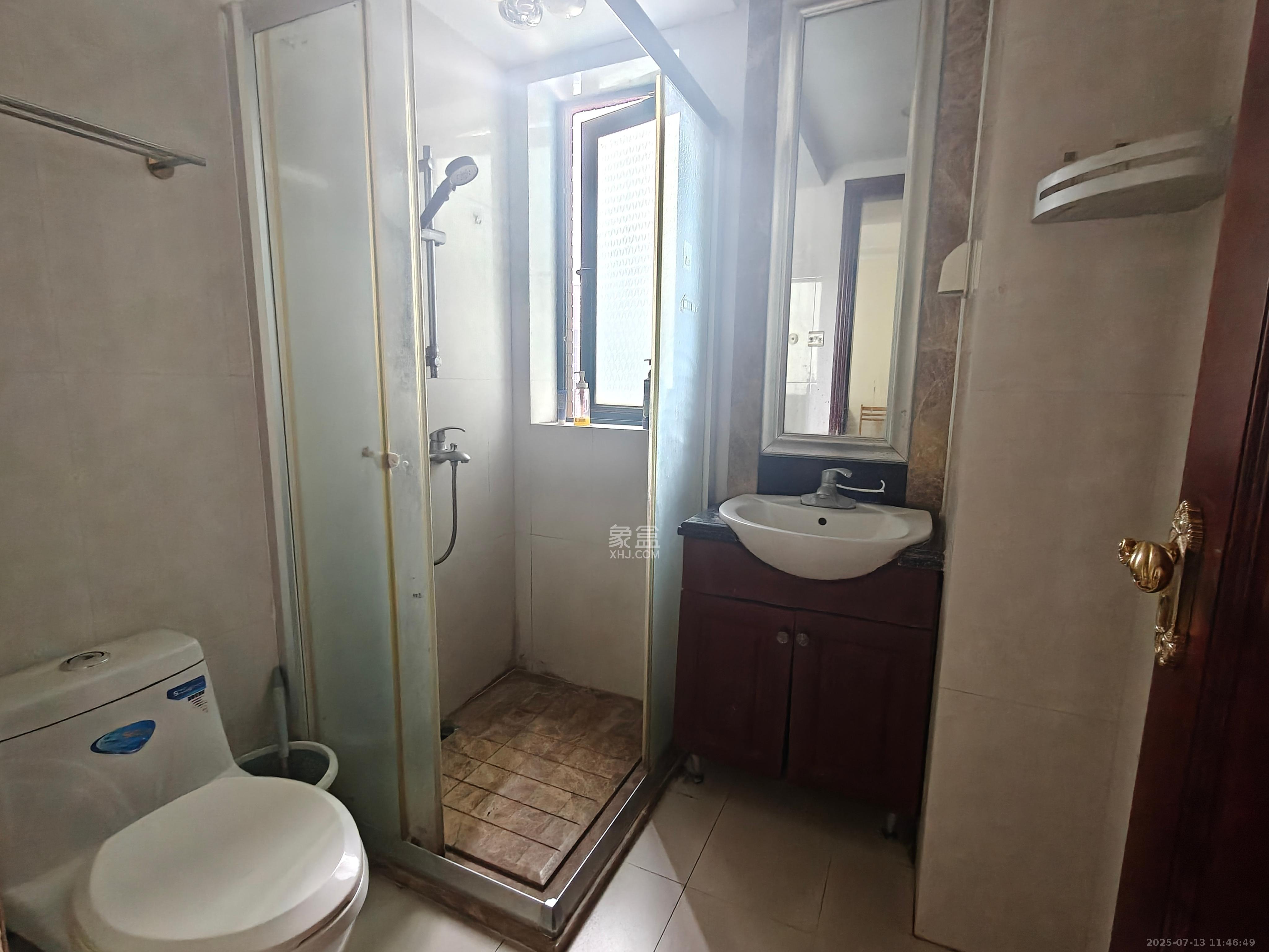 恒大绿洲  2室2厅1卫    2200.0元/月室内图